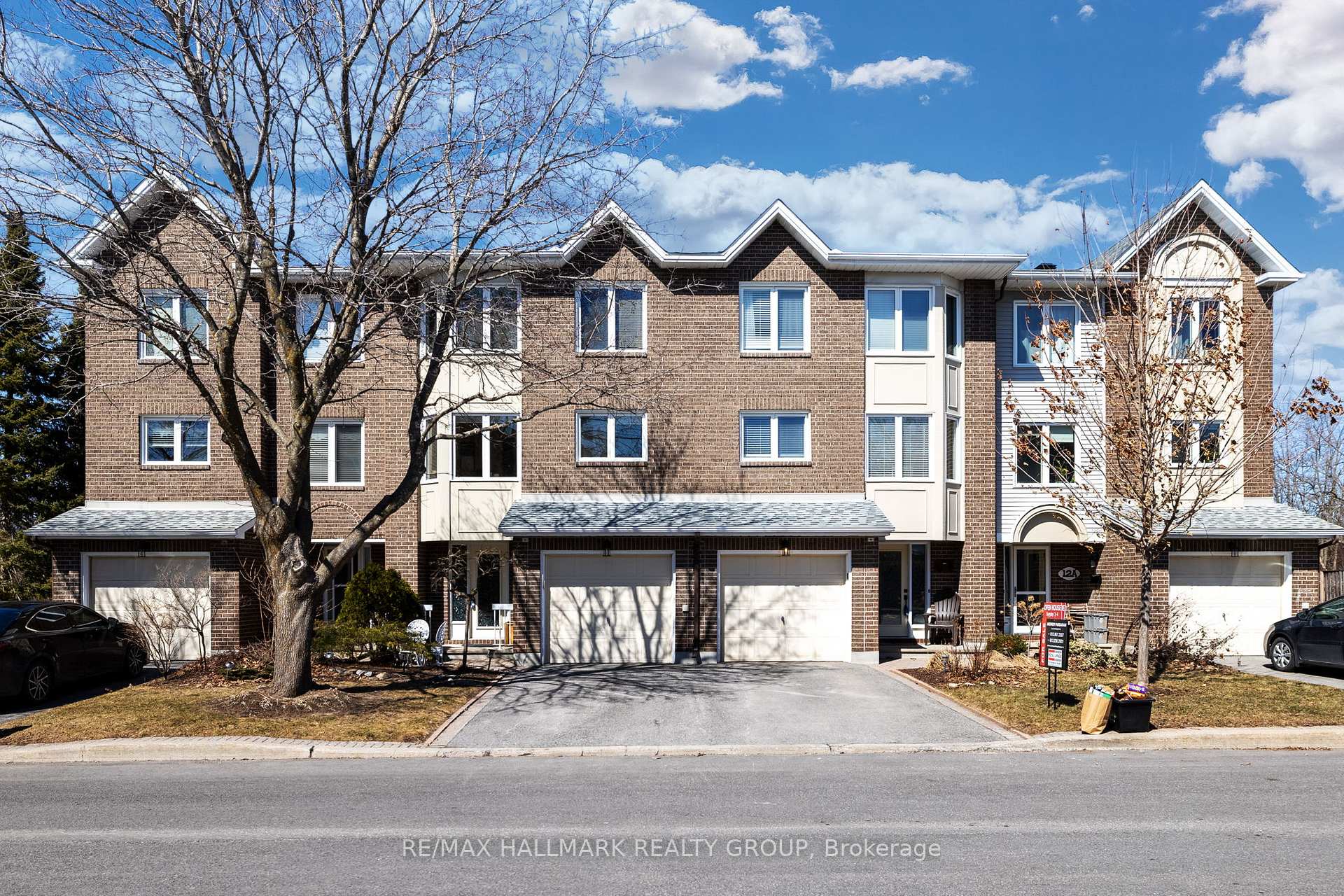 Photo 2 of 12C Maple Ridge Crescent, Ottawa, Barrhaven - Pheasant Run — HOMEH