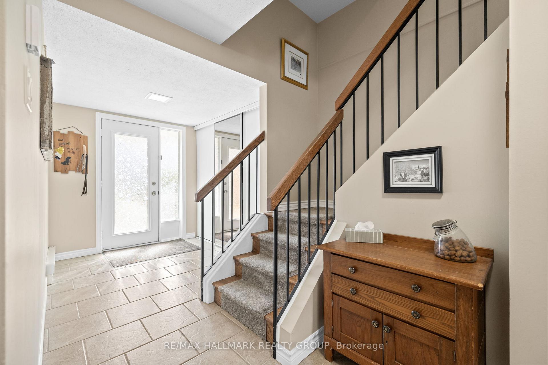 Photo 4 of 12C Maple Ridge Crescent, Ottawa, Barrhaven - Pheasant Run — HOMEH