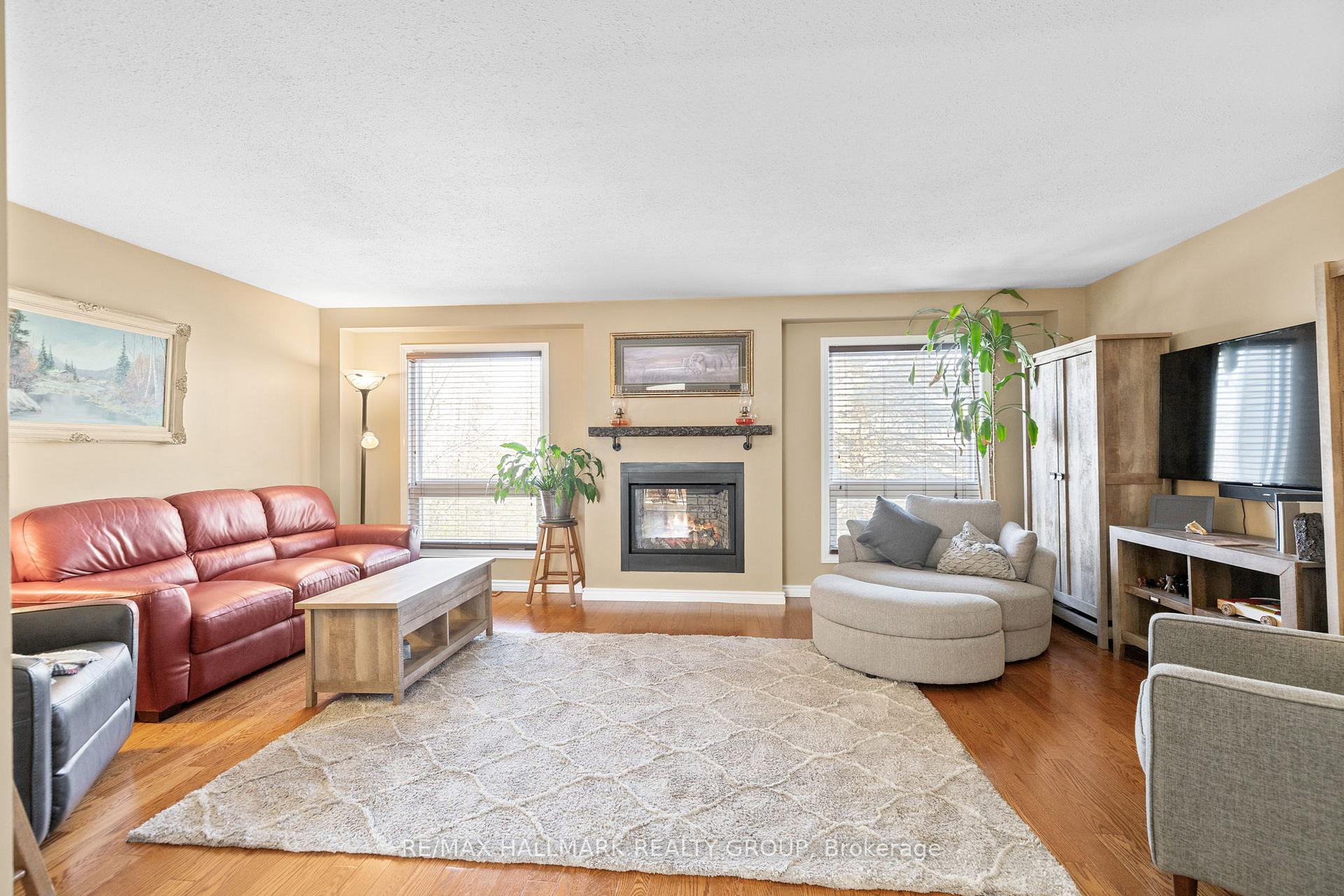 Photo 11 of 12C Maple Ridge Crescent, Ottawa, Barrhaven - Pheasant Run — HOMEH