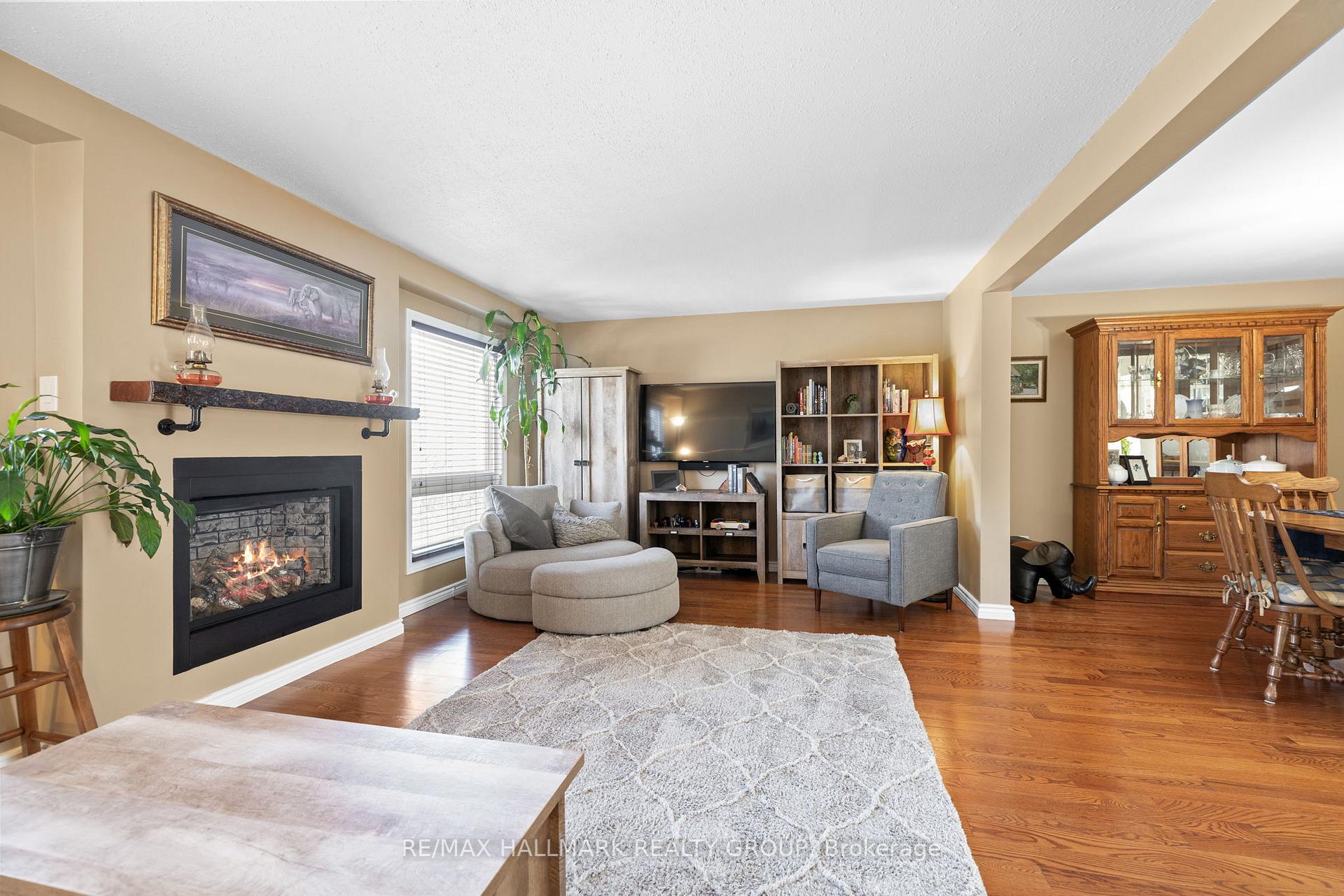 Photo 12 of 12C Maple Ridge Crescent, Ottawa, Barrhaven - Pheasant Run — HOMEH