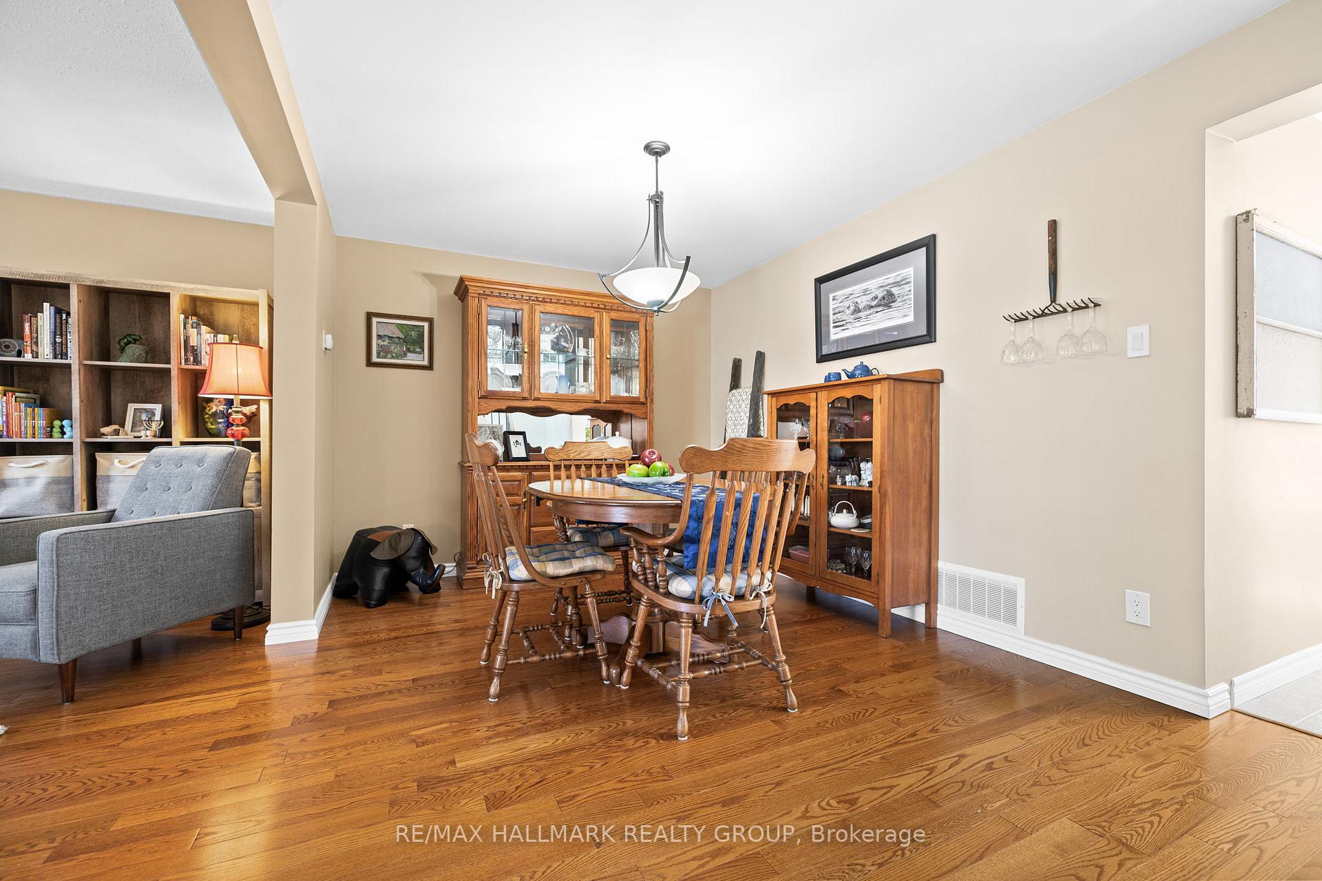 Photo 14 of 12C Maple Ridge Crescent, Ottawa, Barrhaven - Pheasant Run — HOMEH
