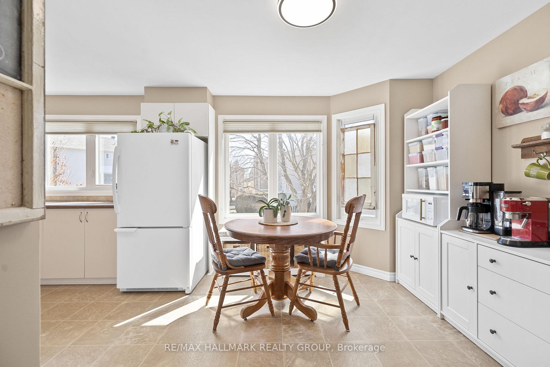 Photo 17 of 12C Maple Ridge Crescent, Ottawa, Barrhaven - Pheasant Run — HOMEH