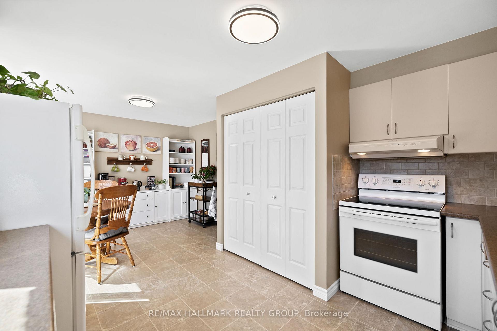 Photo 21 of 12C Maple Ridge Crescent, Ottawa, Barrhaven - Pheasant Run — HOMEH