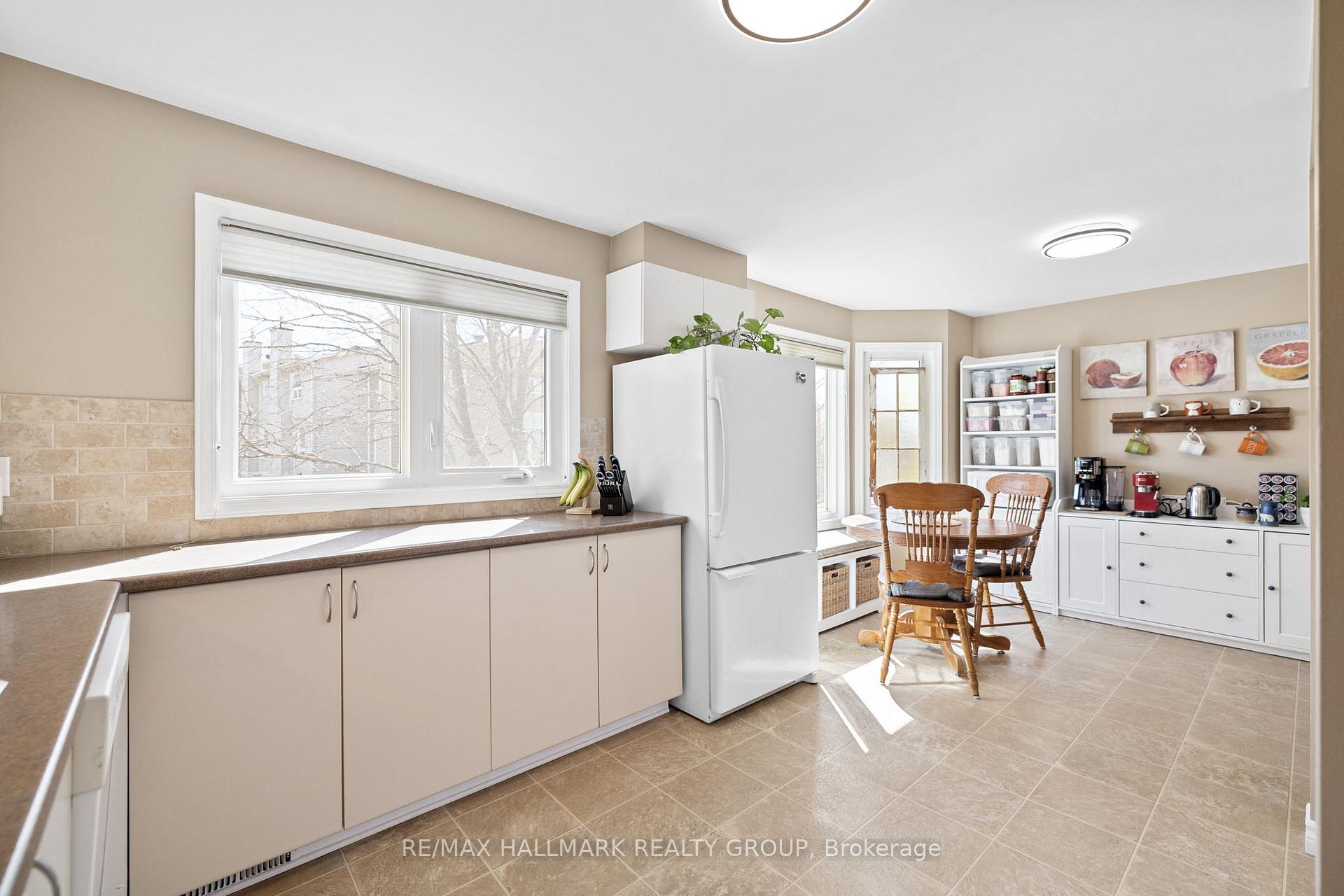 Photo 22 of 12C Maple Ridge Crescent, Ottawa, Barrhaven - Pheasant Run — HOMEH