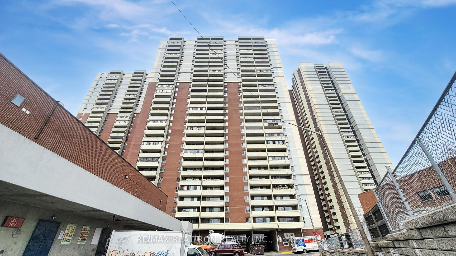 Photo 2 of Unit 2505, 5 Massey Square, Toronto, Crescent Town — HOMEH