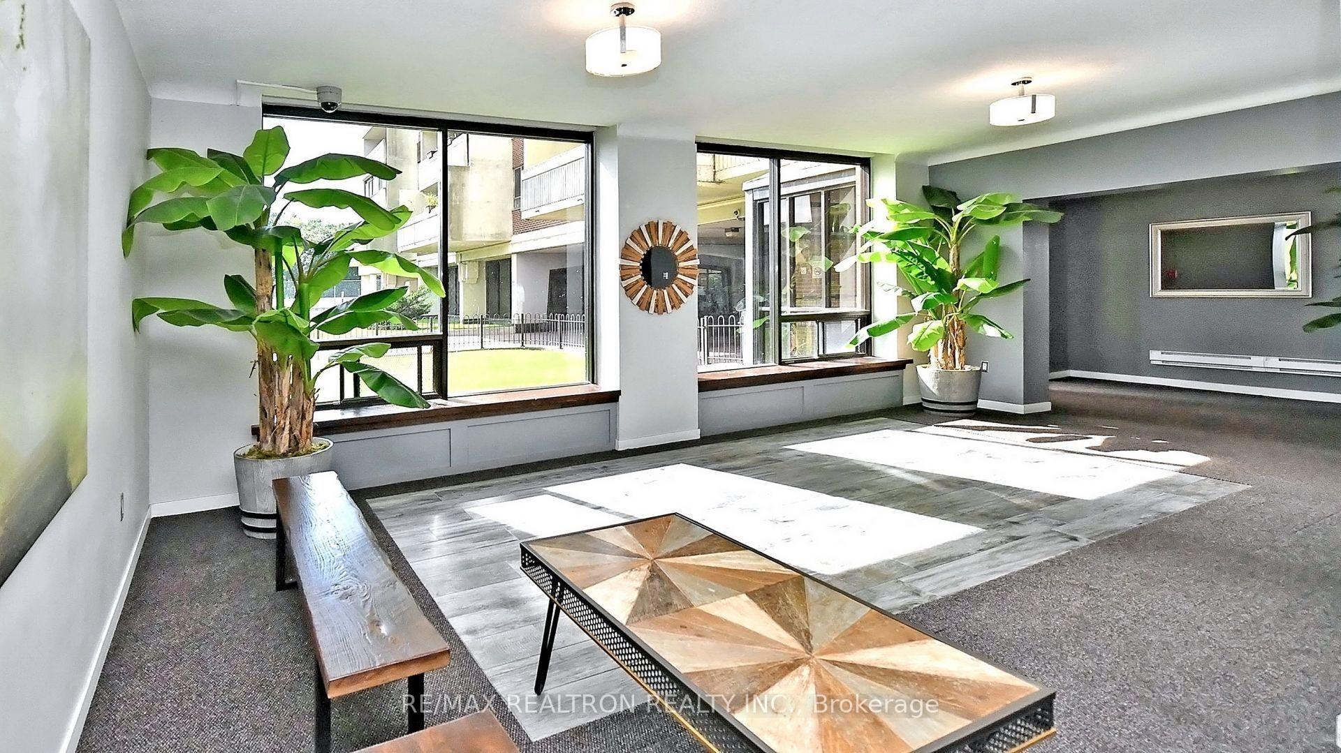 Photo 3 of Unit 2505, 5 Massey Square, Toronto, Crescent Town — HOMEH