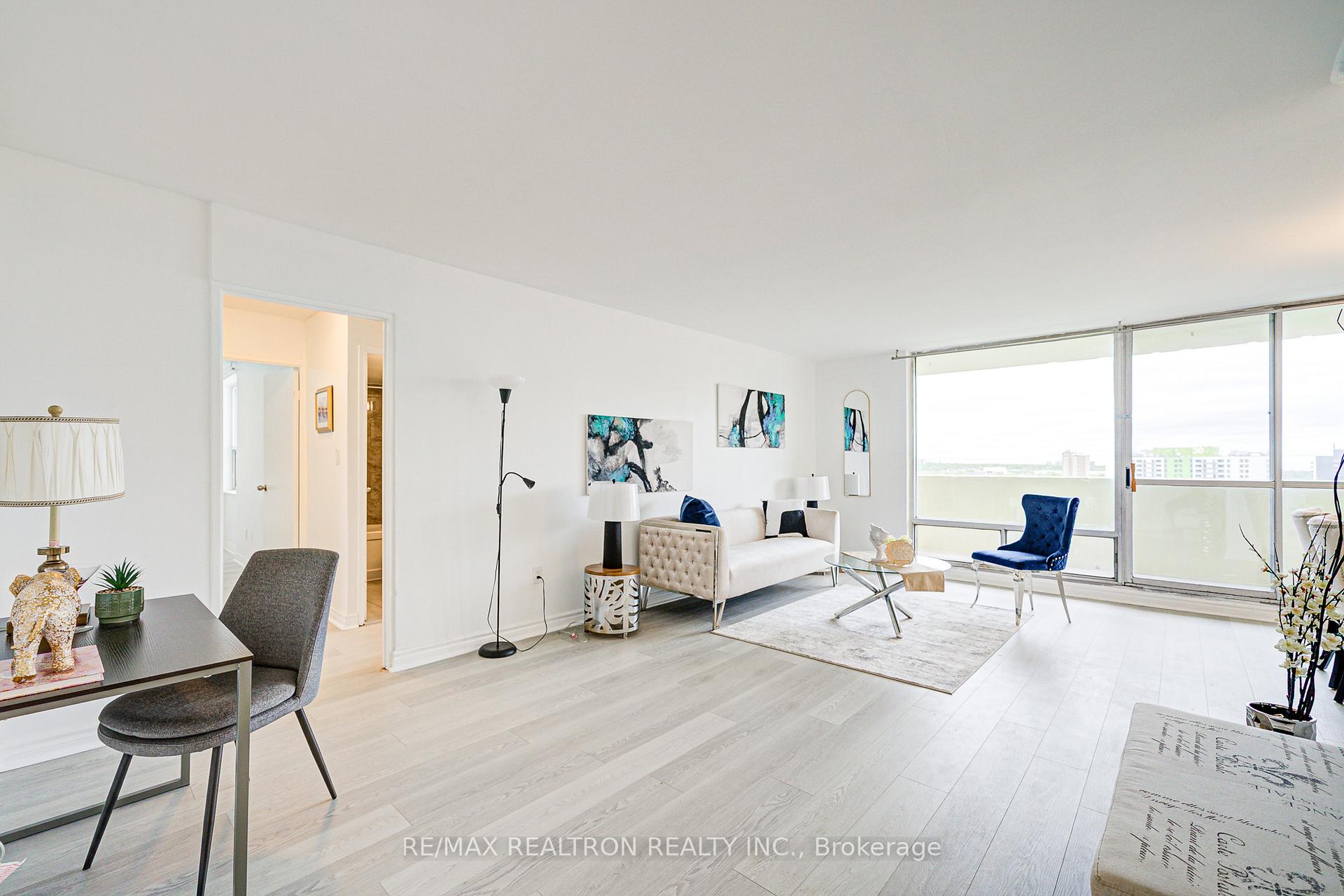 Photo 7 of Unit 2505, 5 Massey Square, Toronto, Crescent Town — HOMEH