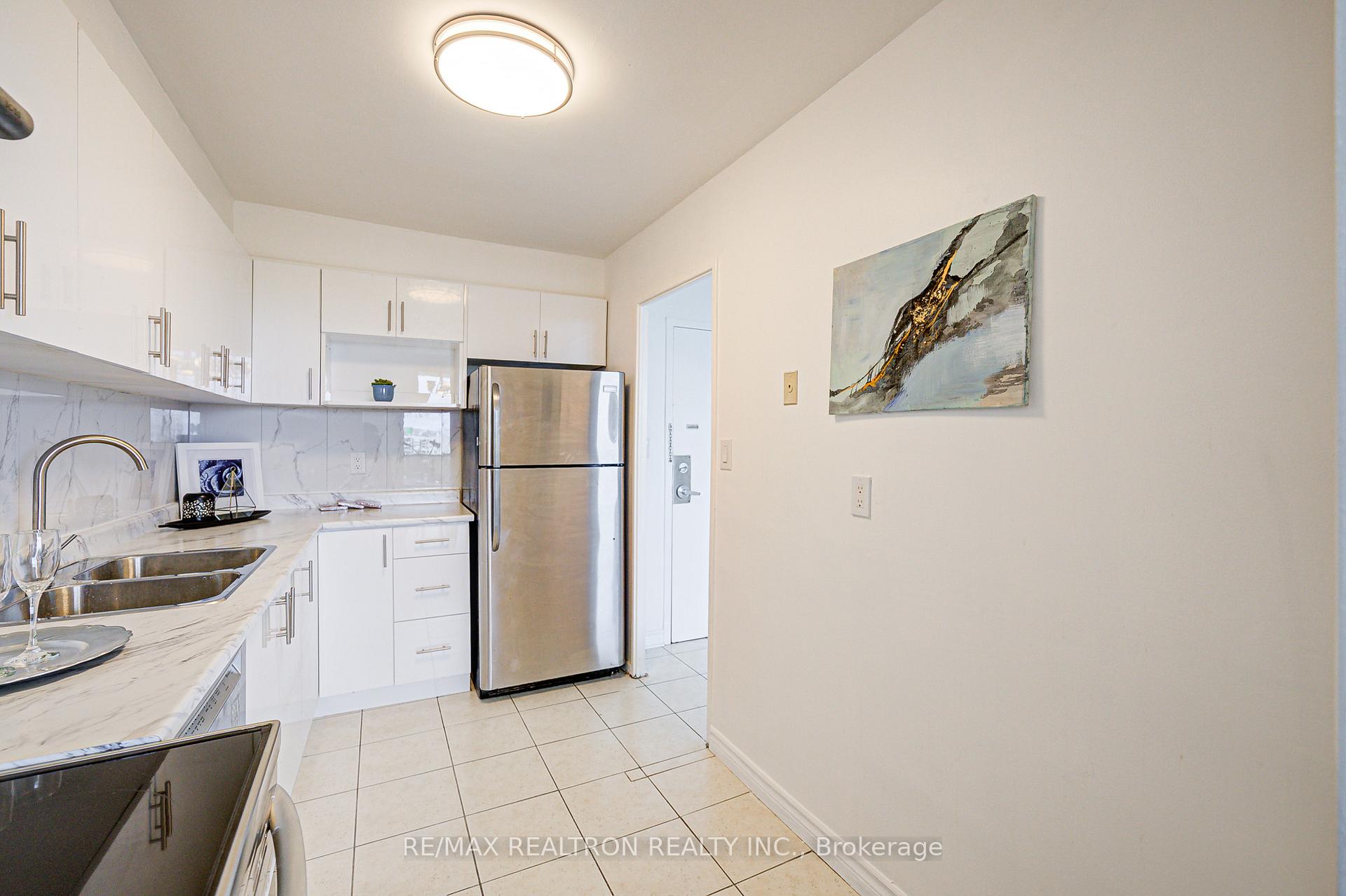 Photo 9 of Unit 2505, 5 Massey Square, Toronto, Crescent Town — HOMEH