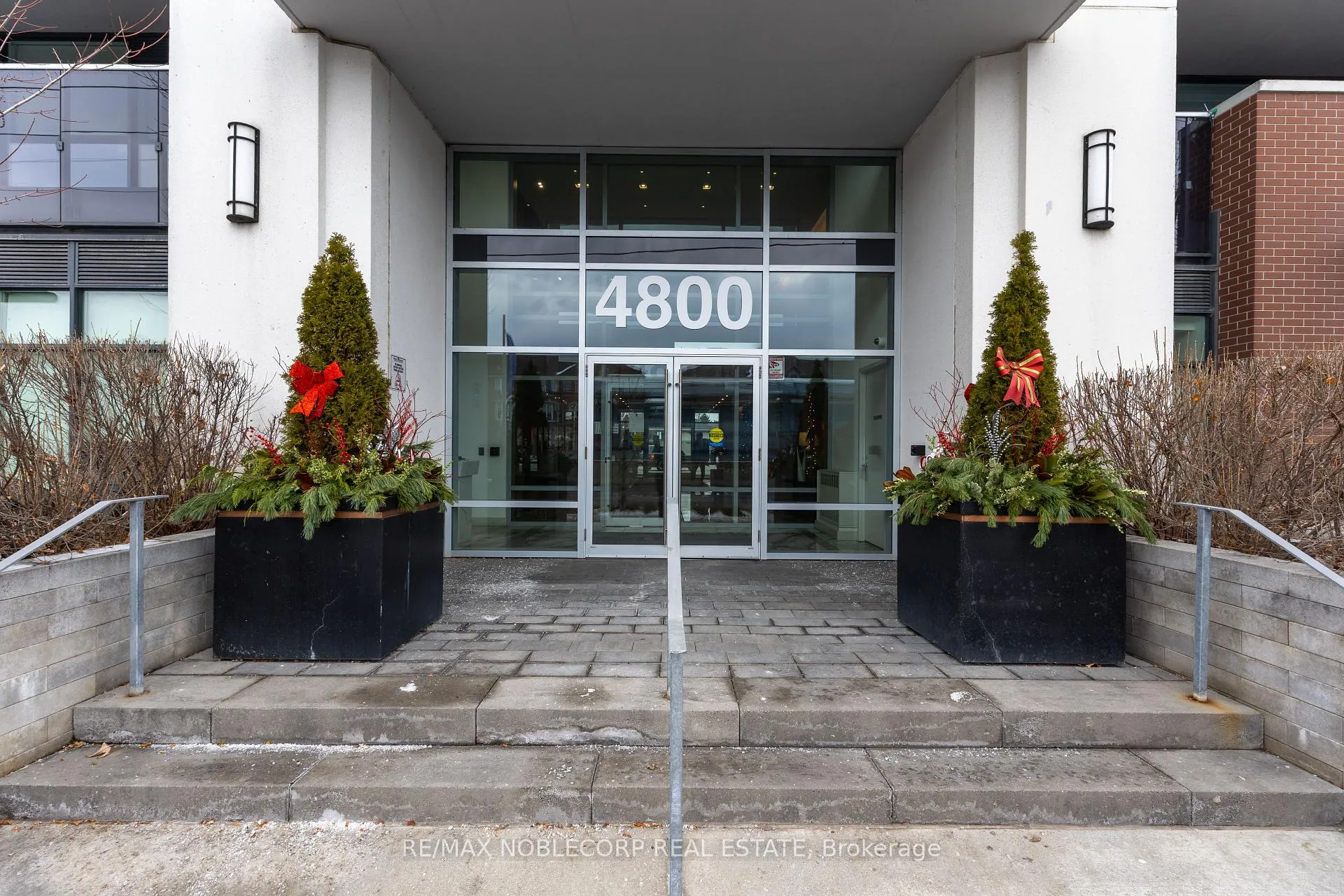 Photo 3 of Unit 232, 4800 Highway 7, Vaughan, East Woodbridge — HOMEH
