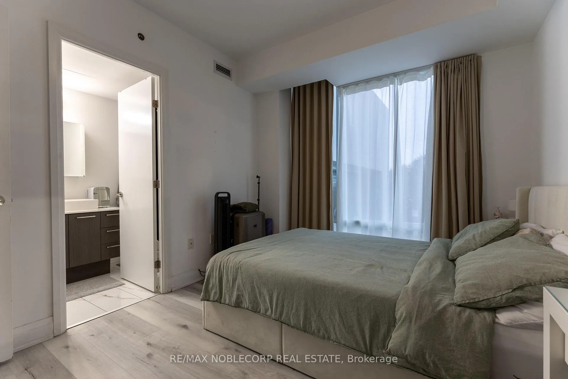 Photo 13 of Unit 232, 4800 Highway 7, Vaughan, East Woodbridge — HOMEH