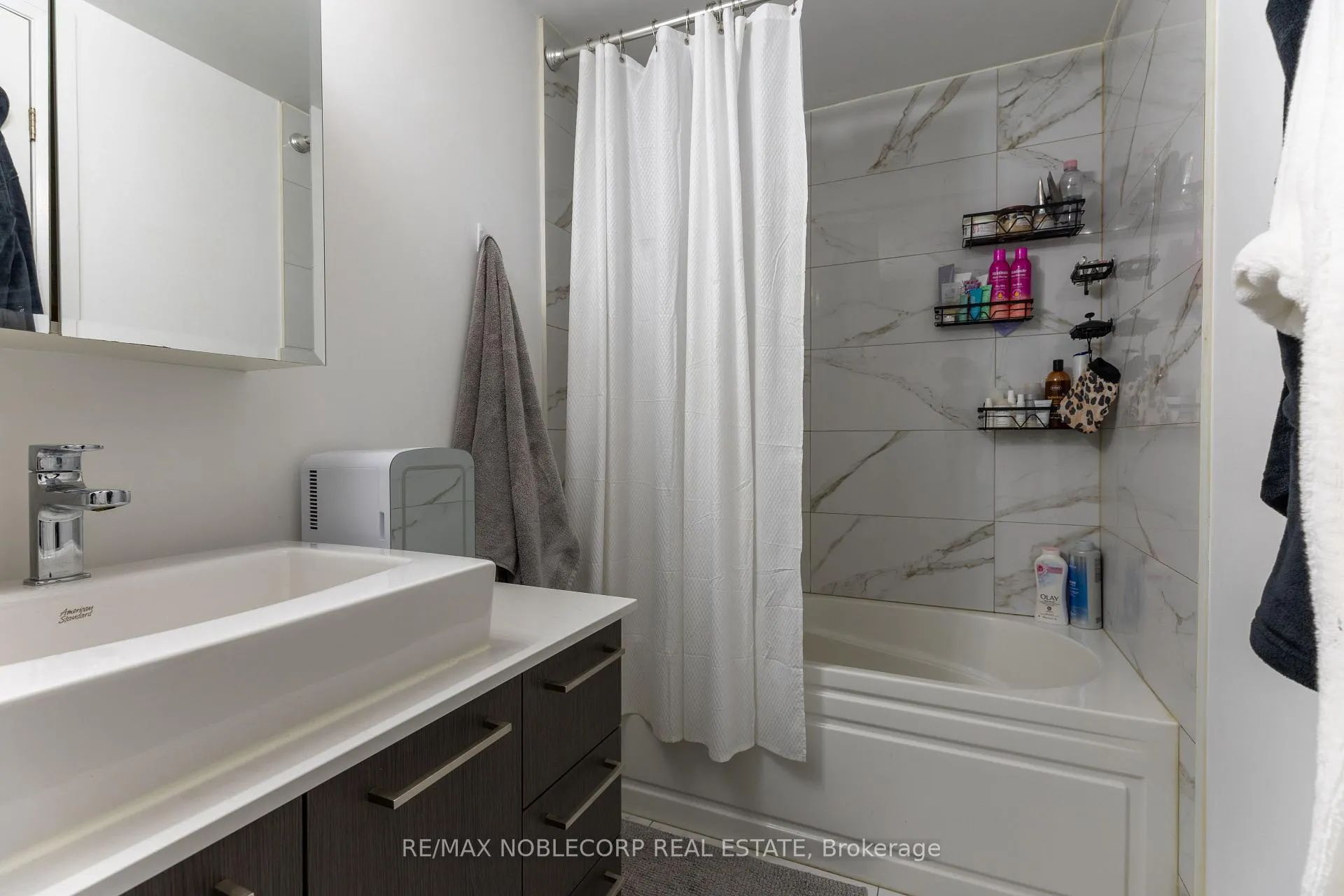 Photo 15 of Unit 232, 4800 Highway 7, Vaughan, East Woodbridge — HOMEH