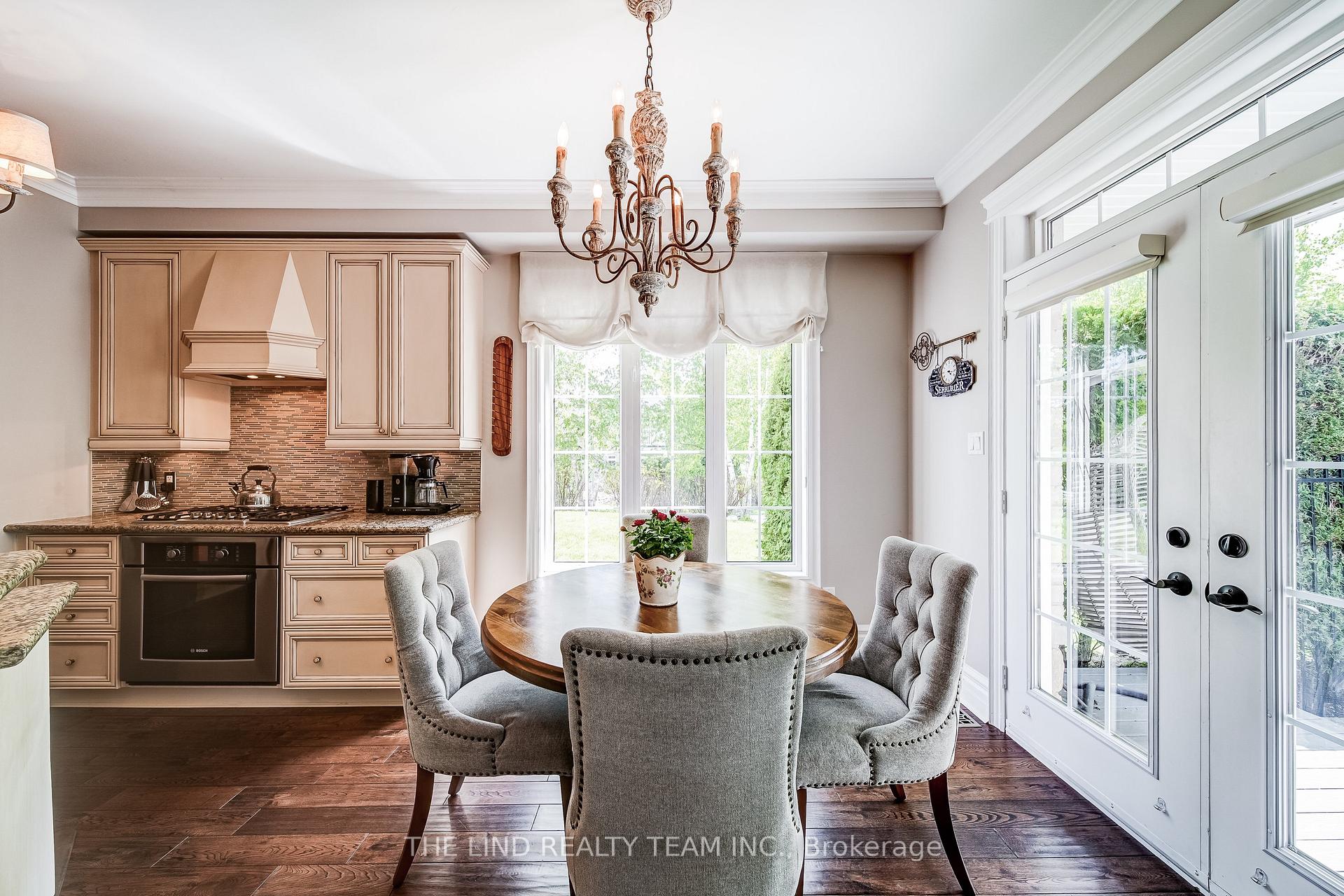 Photo 10 of Unit 22, 88 Stonecliffe Crescent, Aurora, Aurora Estates — HOMEH