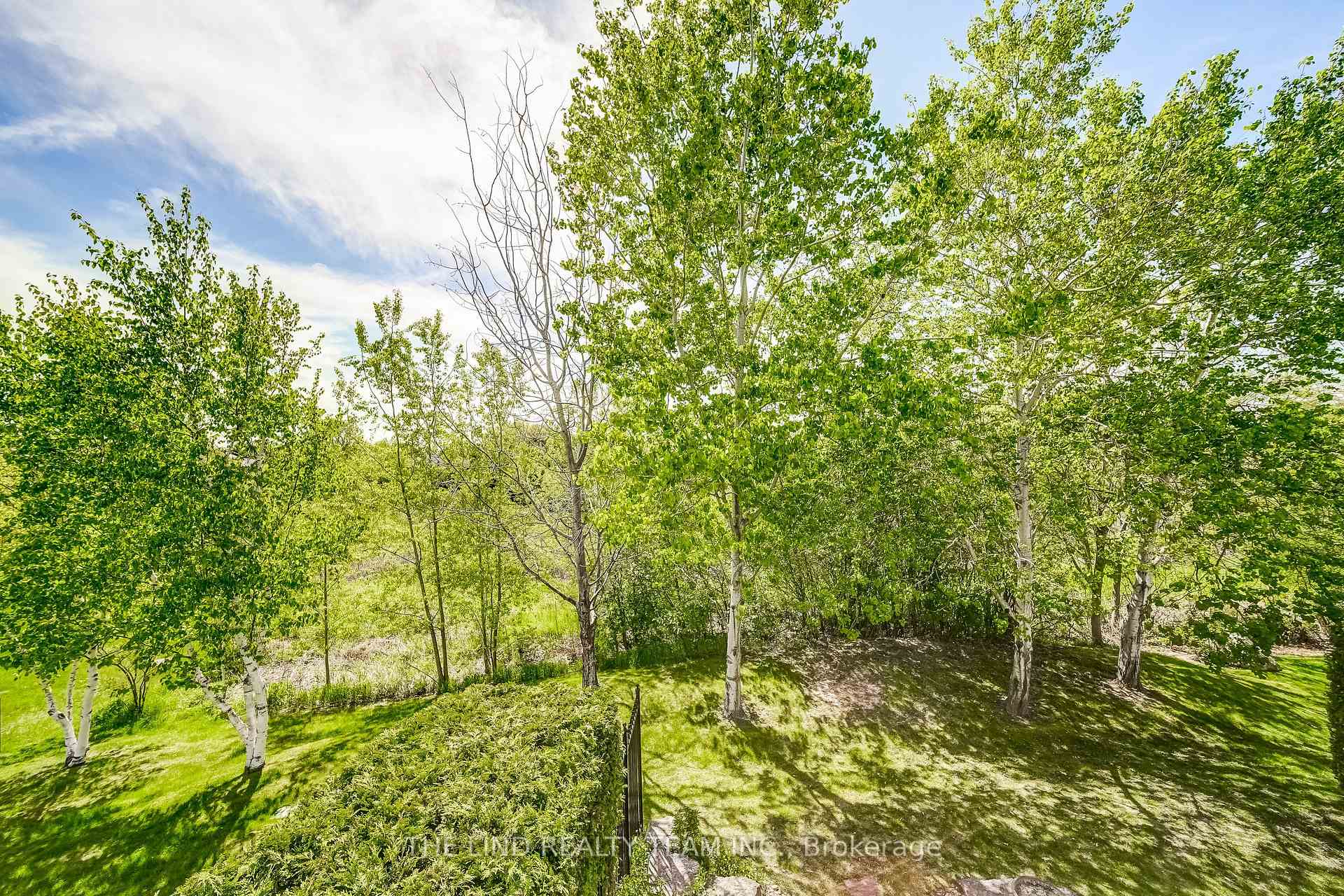 Photo 17 of Unit 22, 88 Stonecliffe Crescent, Aurora, Aurora Estates — HOMEH