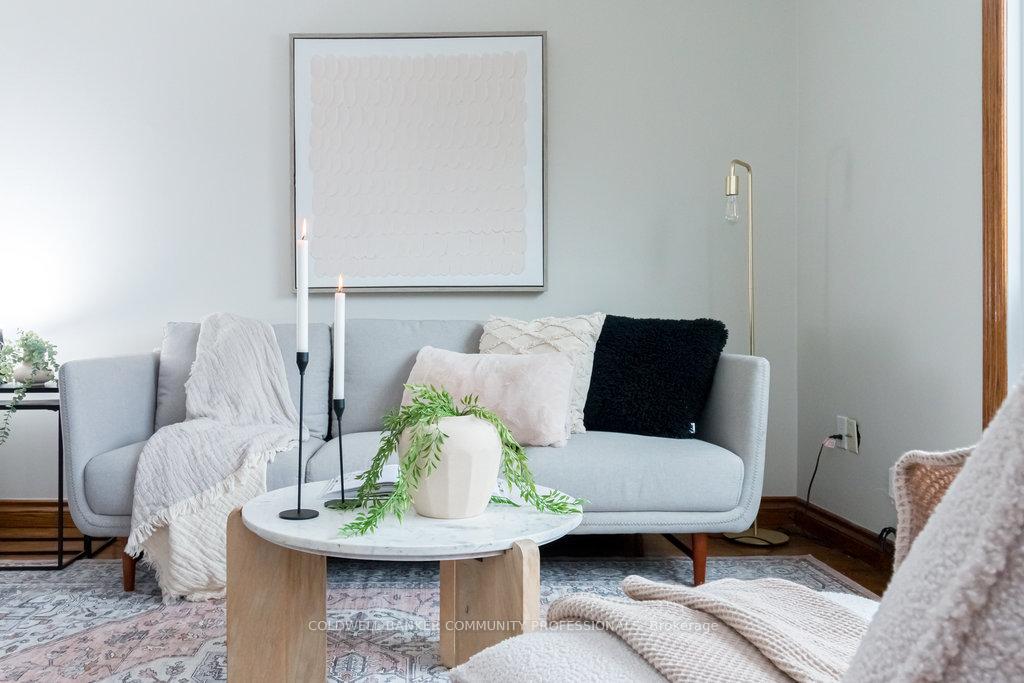 Photo 3 of Unit 12, 11 Colmar Place, Hamilton, Dundas — HOMEH