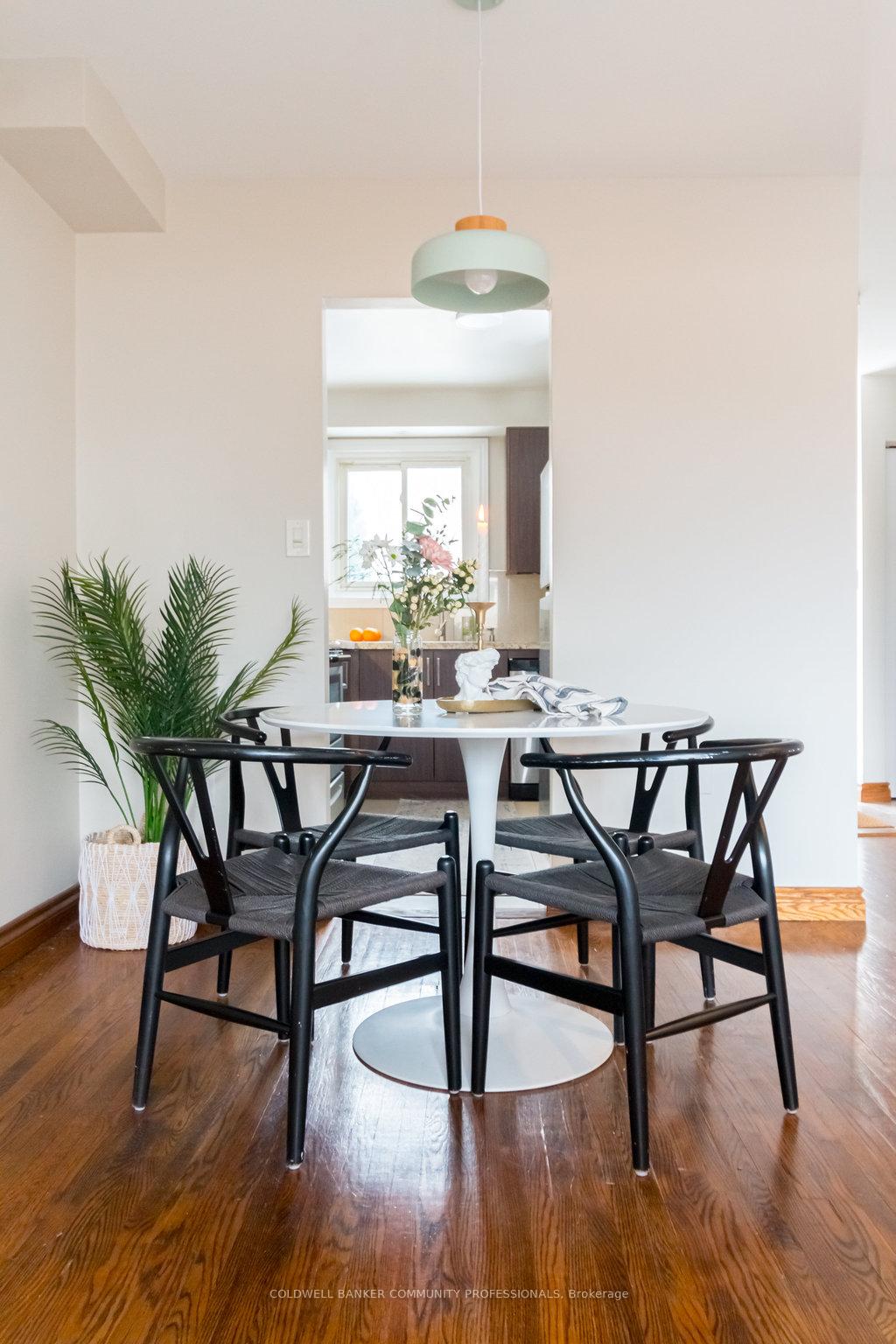 Photo 8 of Unit 12, 11 Colmar Place, Hamilton, Dundas — HOMEH