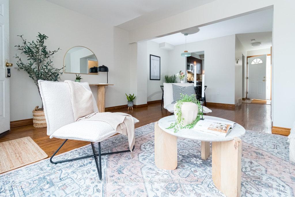 Photo 10 of Unit 12, 11 Colmar Place, Hamilton, Dundas — HOMEH