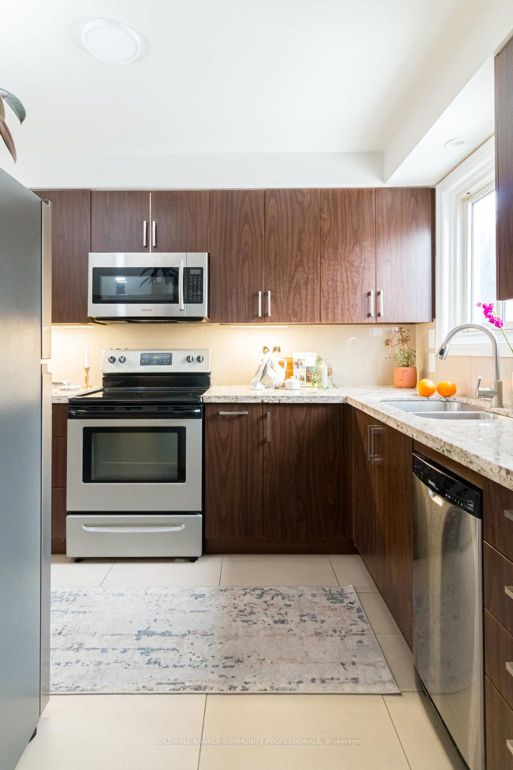 Photo 11 of Unit 12, 11 Colmar Place, Hamilton, Dundas — HOMEH