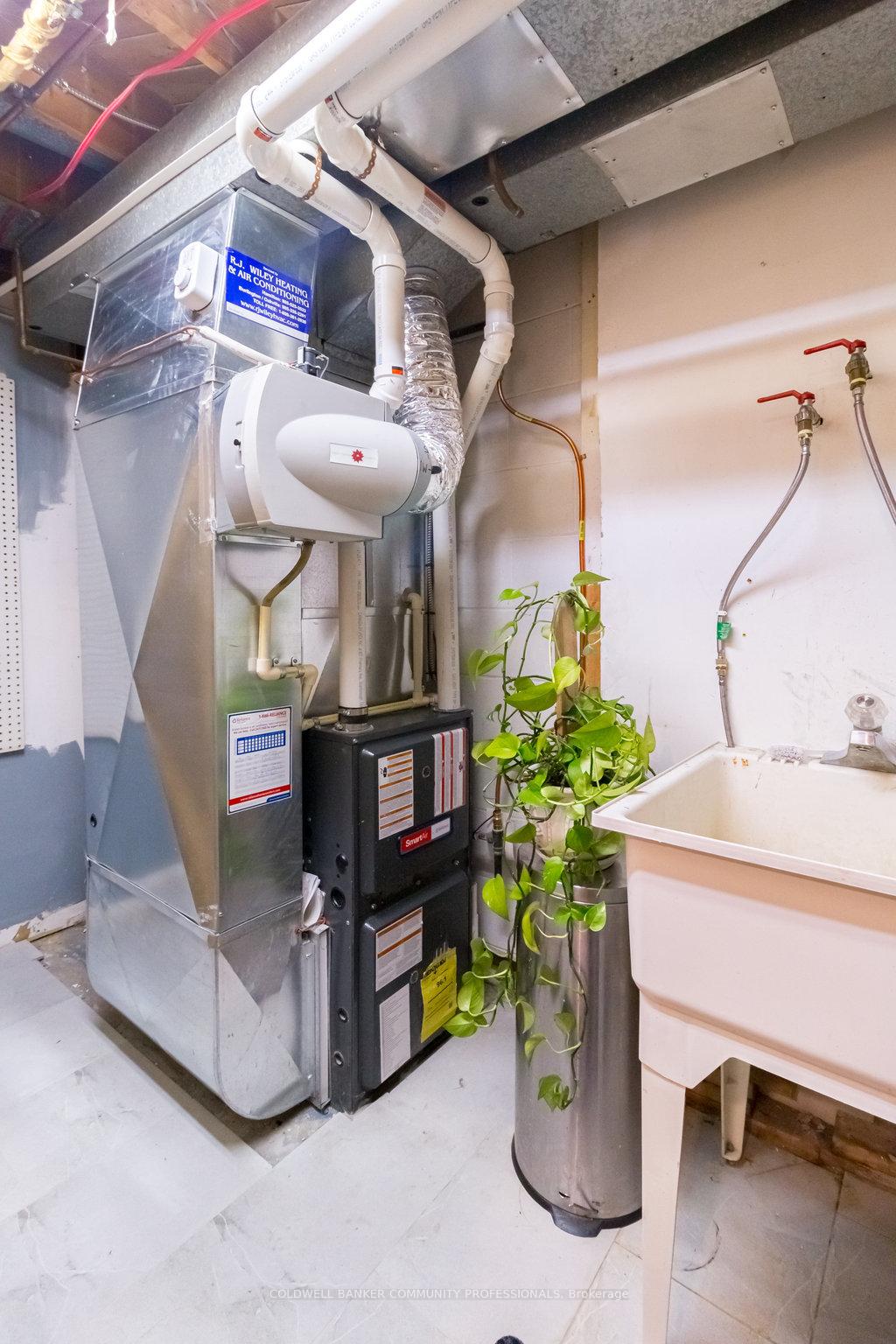 Photo 25 of Unit 12, 11 Colmar Place, Hamilton, Dundas — HOMEH