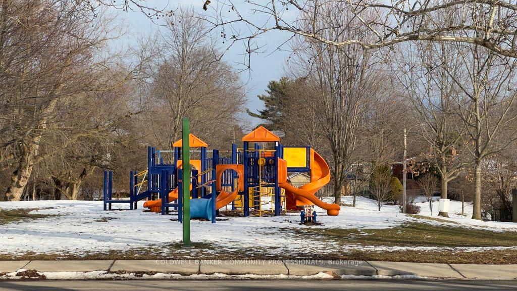 Photo 30 of Unit 12, 11 Colmar Place, Hamilton, Dundas — HOMEH