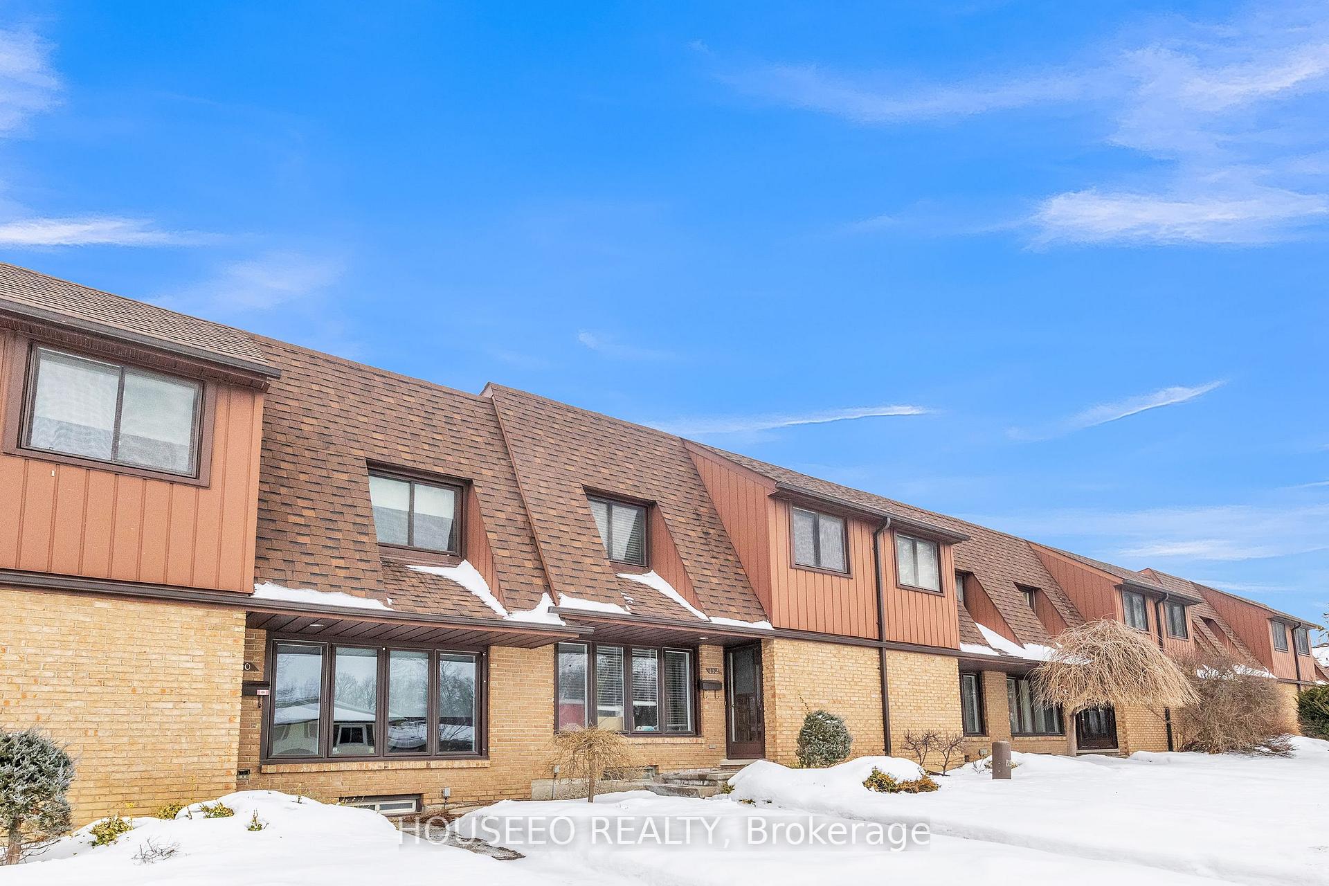 Photo 3 of 132 Kingswood Drive, Kitchener — HOMEH