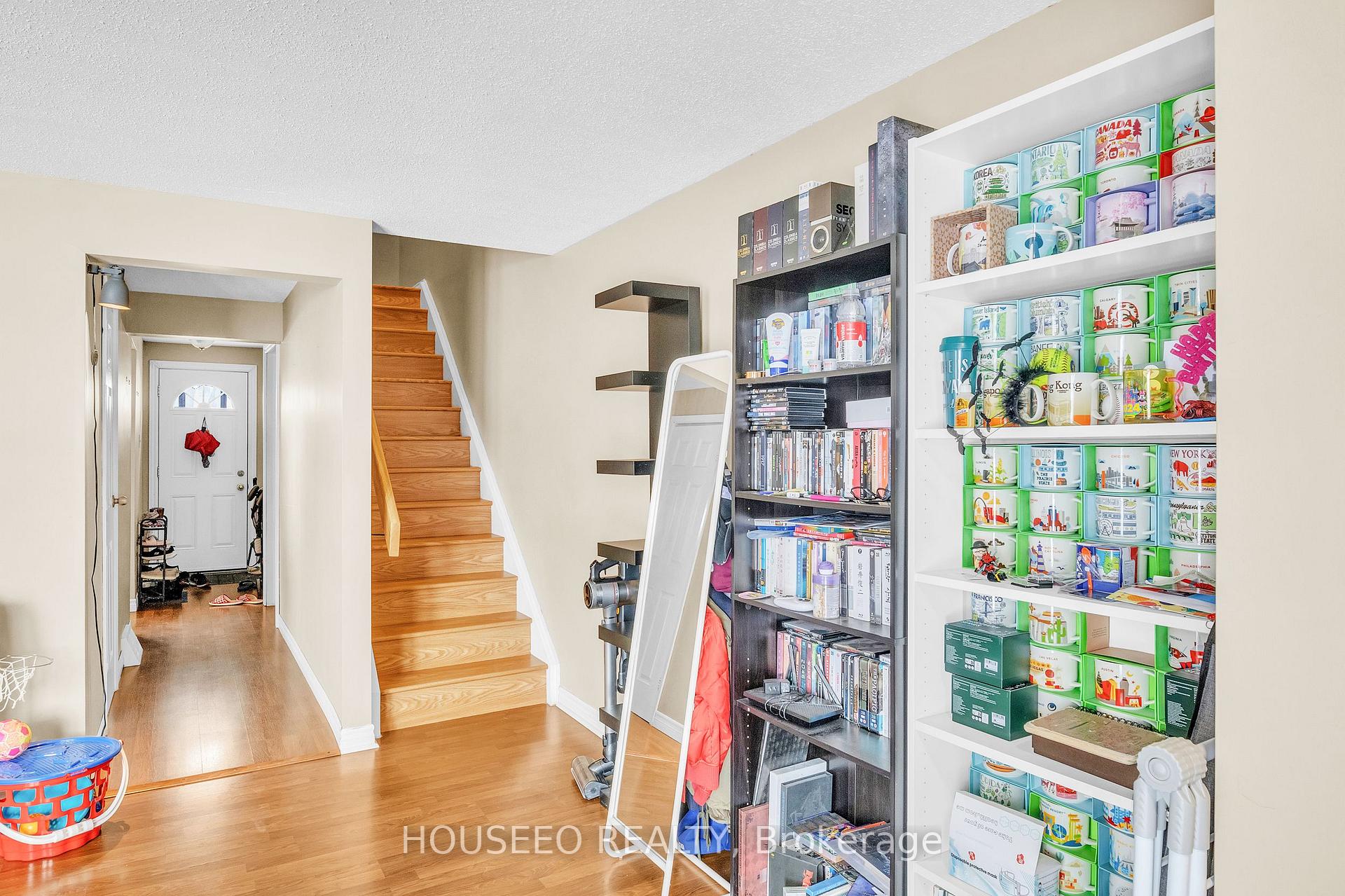 Photo 7 of 132 Kingswood Drive, Kitchener — HOMEH
