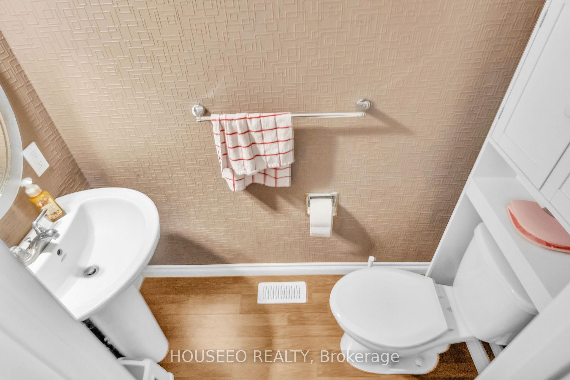 Photo 8 of 132 Kingswood Drive, Kitchener — HOMEH
