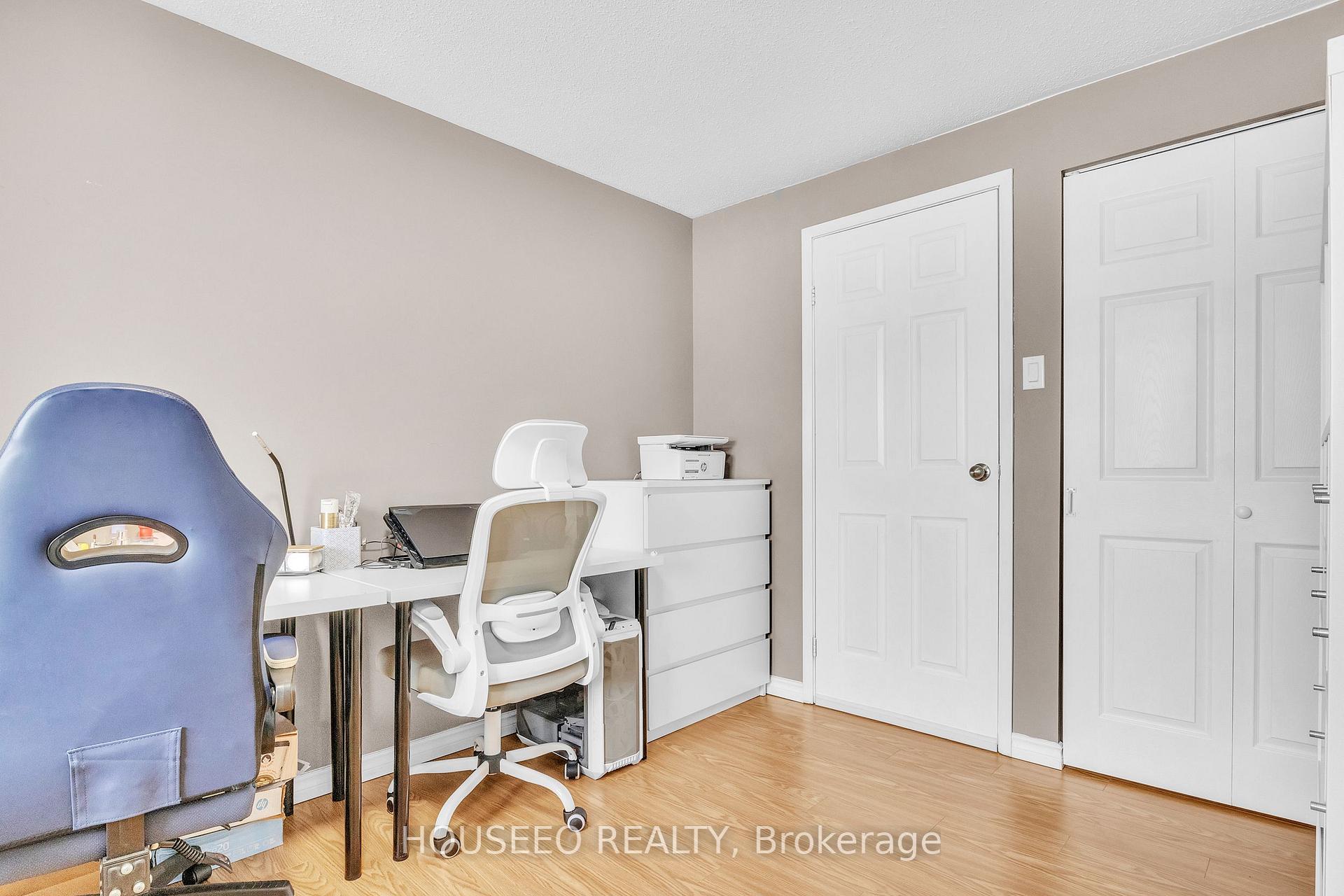 Photo 15 of 132 Kingswood Drive, Kitchener — HOMEH