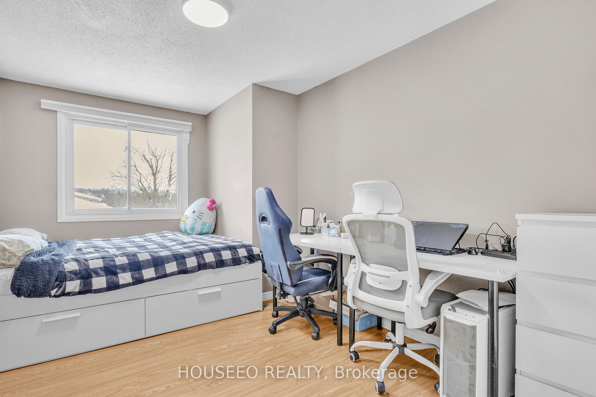 Photo 19 of 132 Kingswood Drive, Kitchener — HOMEH