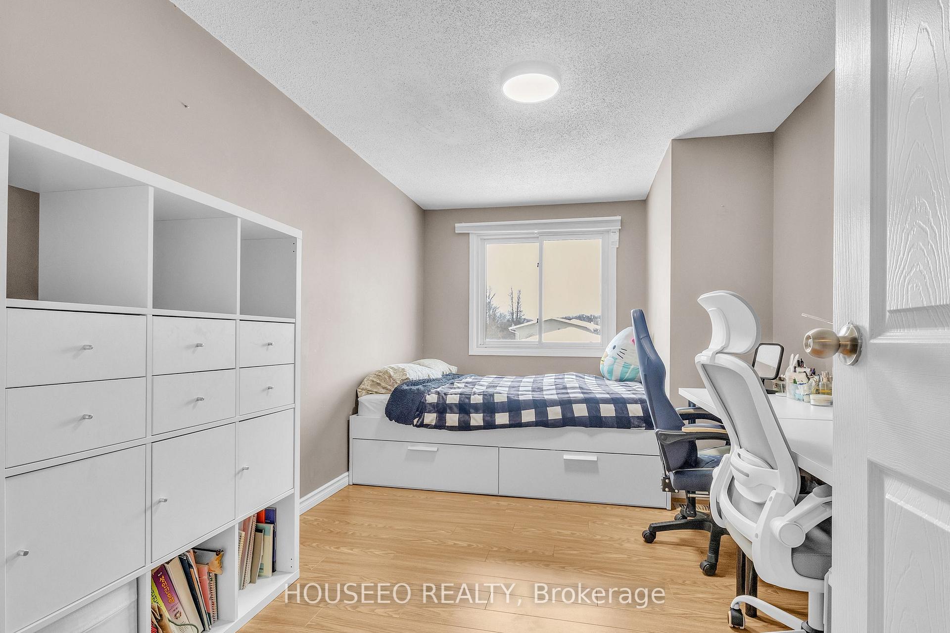 Photo 22 of 132 Kingswood Drive, Kitchener — HOMEH