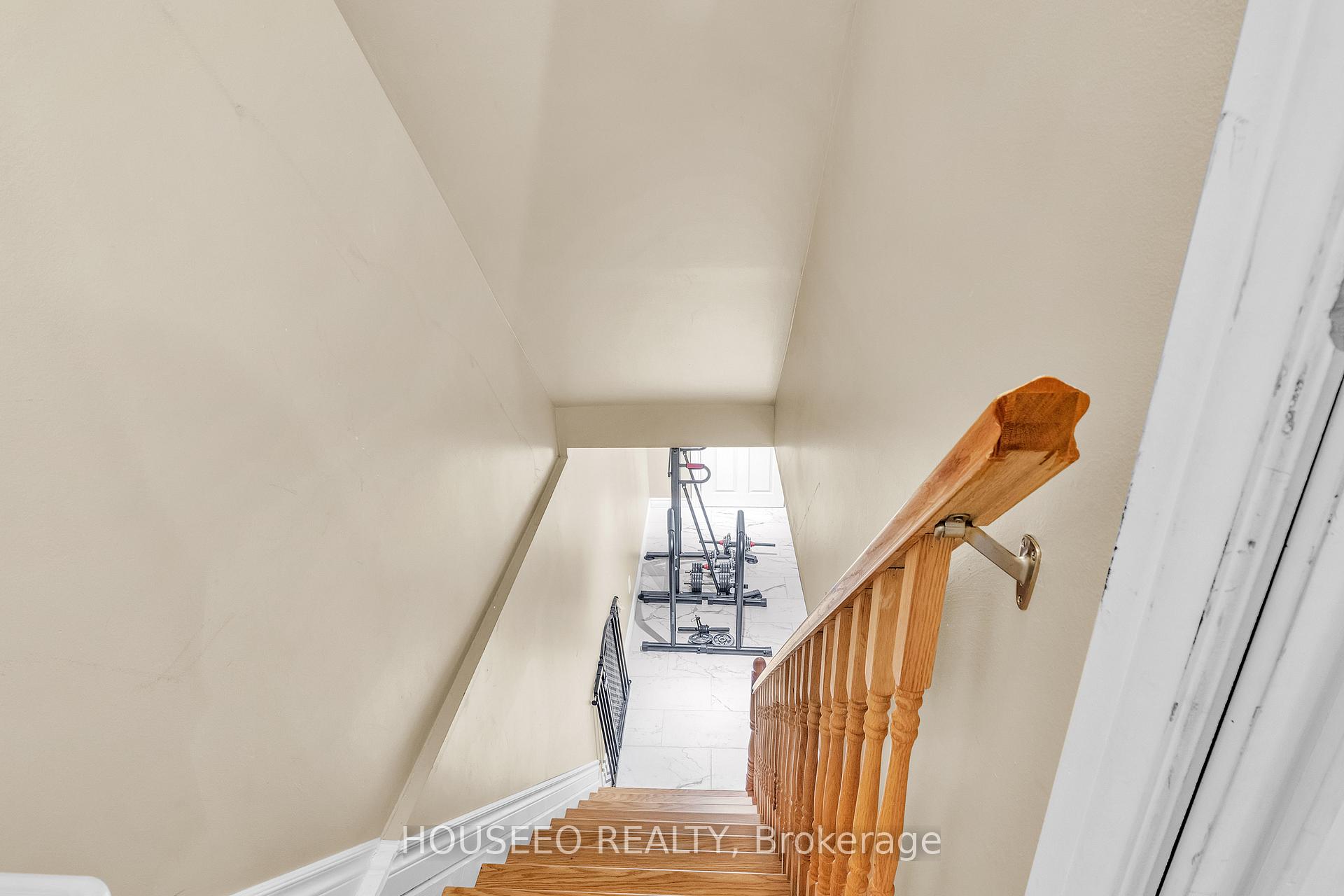 Photo 24 of 132 Kingswood Drive, Kitchener — HOMEH