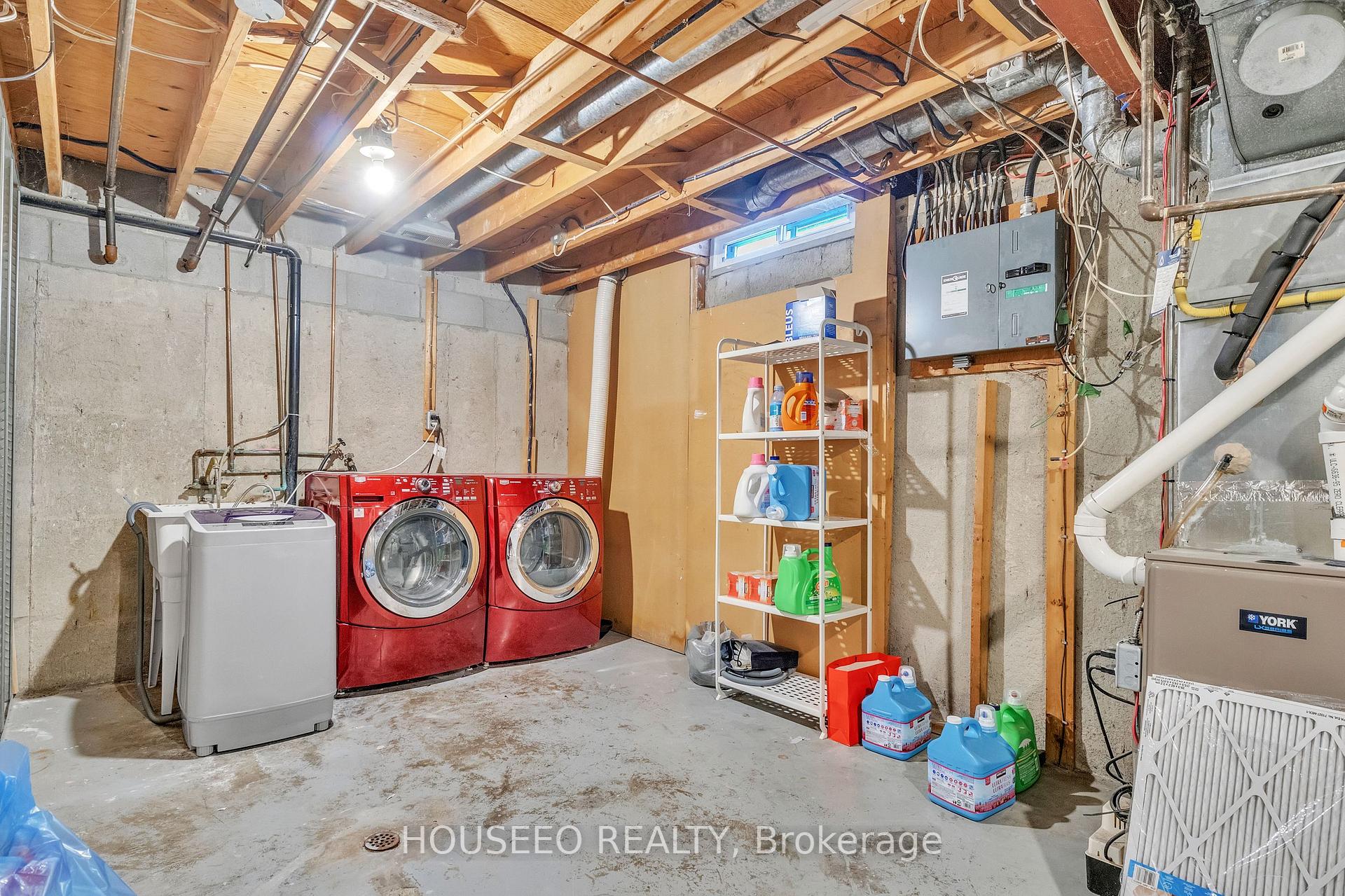 Photo 27 of 132 Kingswood Drive, Kitchener — HOMEH