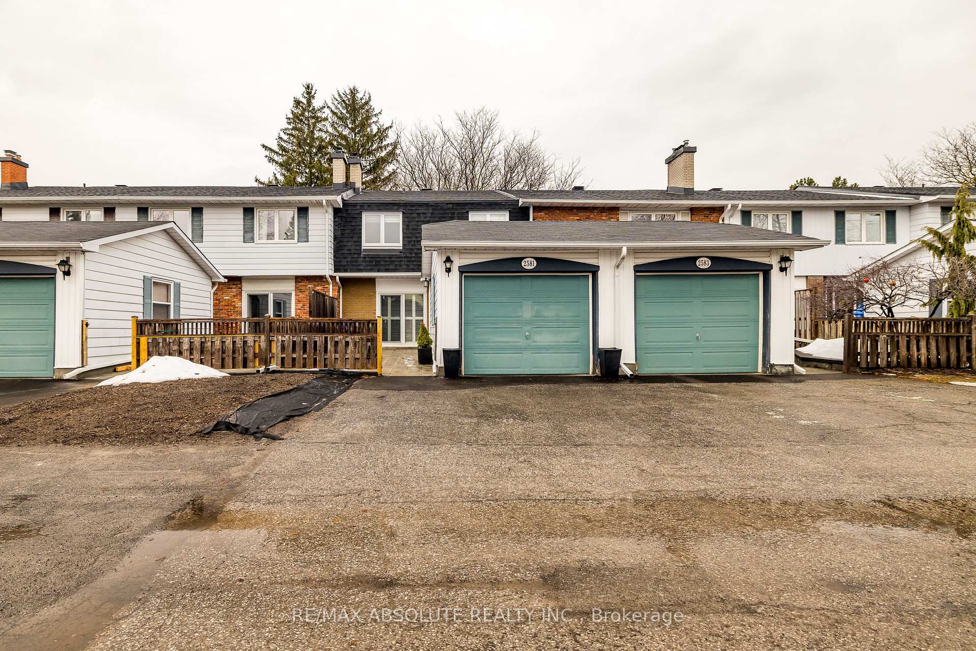 Photo 2 of 2581 Flannery Drive, Ottawa, Mooneys Bay/Riverside Park — HOMEH