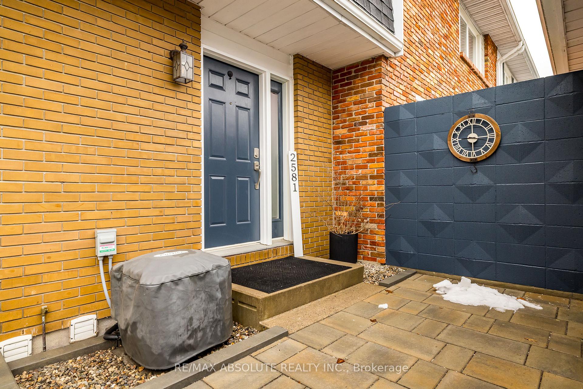 Photo 4 of 2581 Flannery Drive, Ottawa, Mooneys Bay/Riverside Park — HOMEH