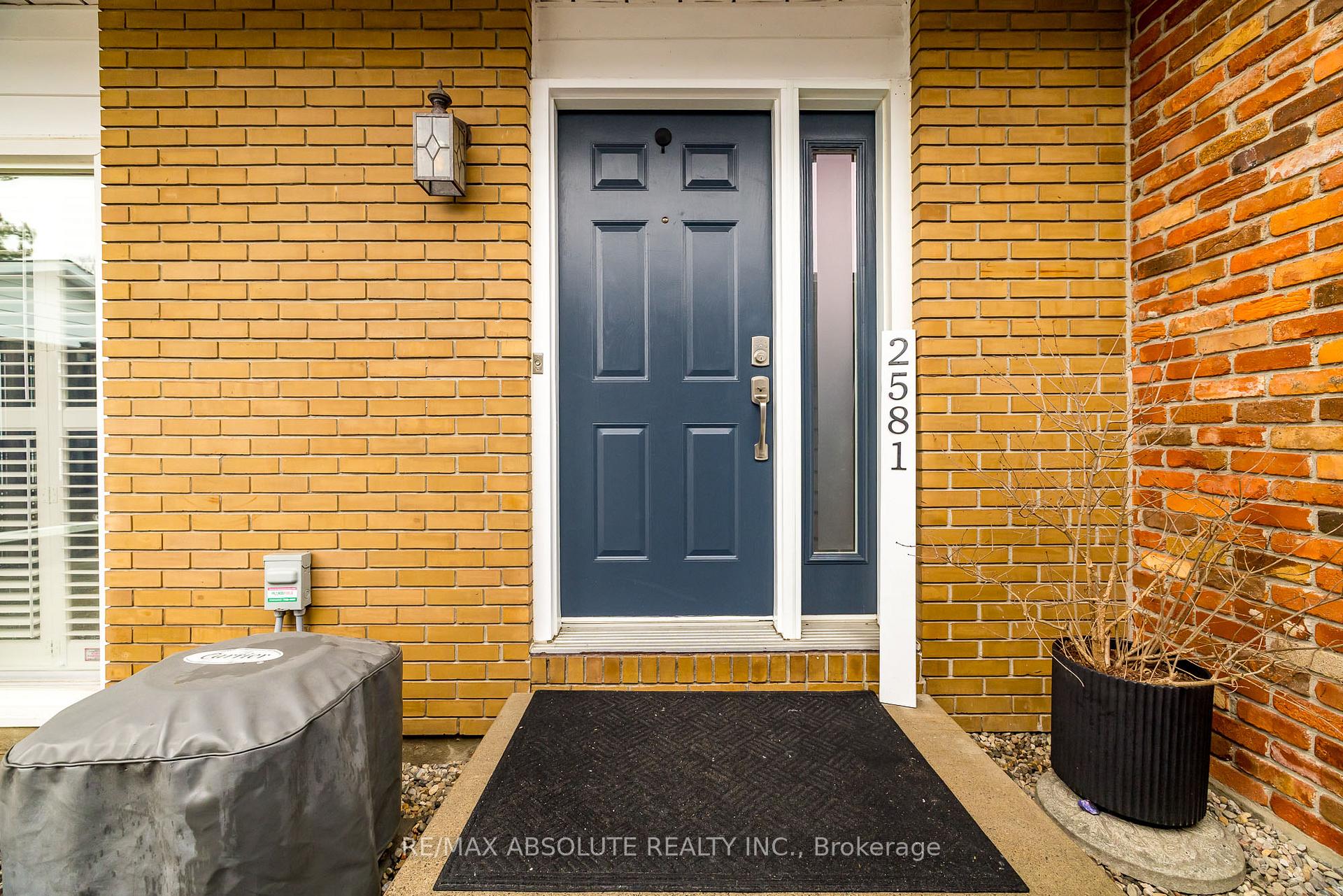 Photo 5 of 2581 Flannery Drive, Ottawa, Mooneys Bay/Riverside Park — HOMEH