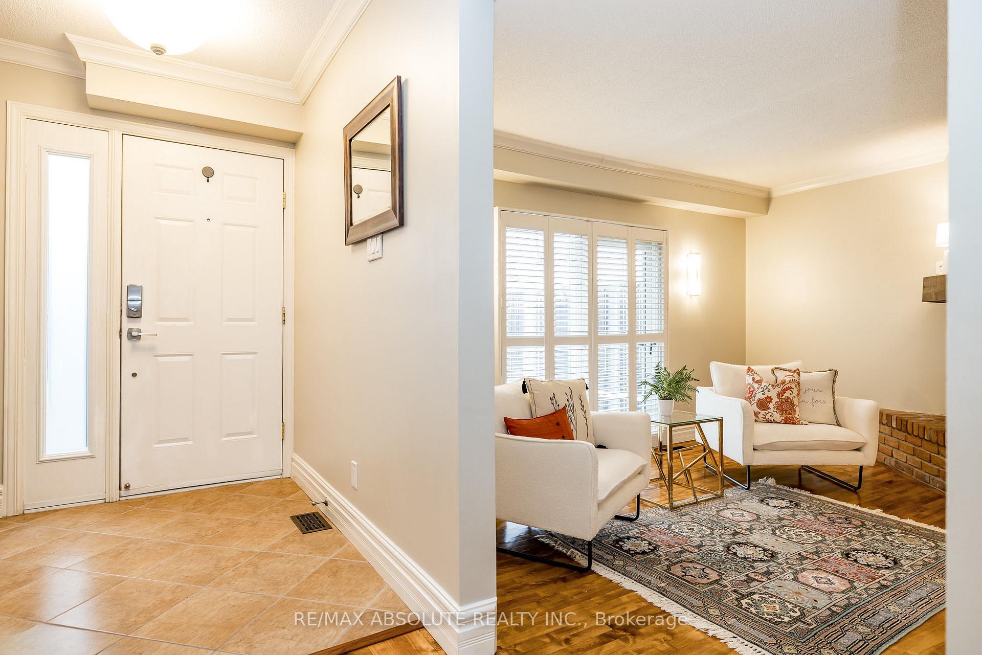 Photo 7 of 2581 Flannery Drive, Ottawa, Mooneys Bay/Riverside Park — HOMEH