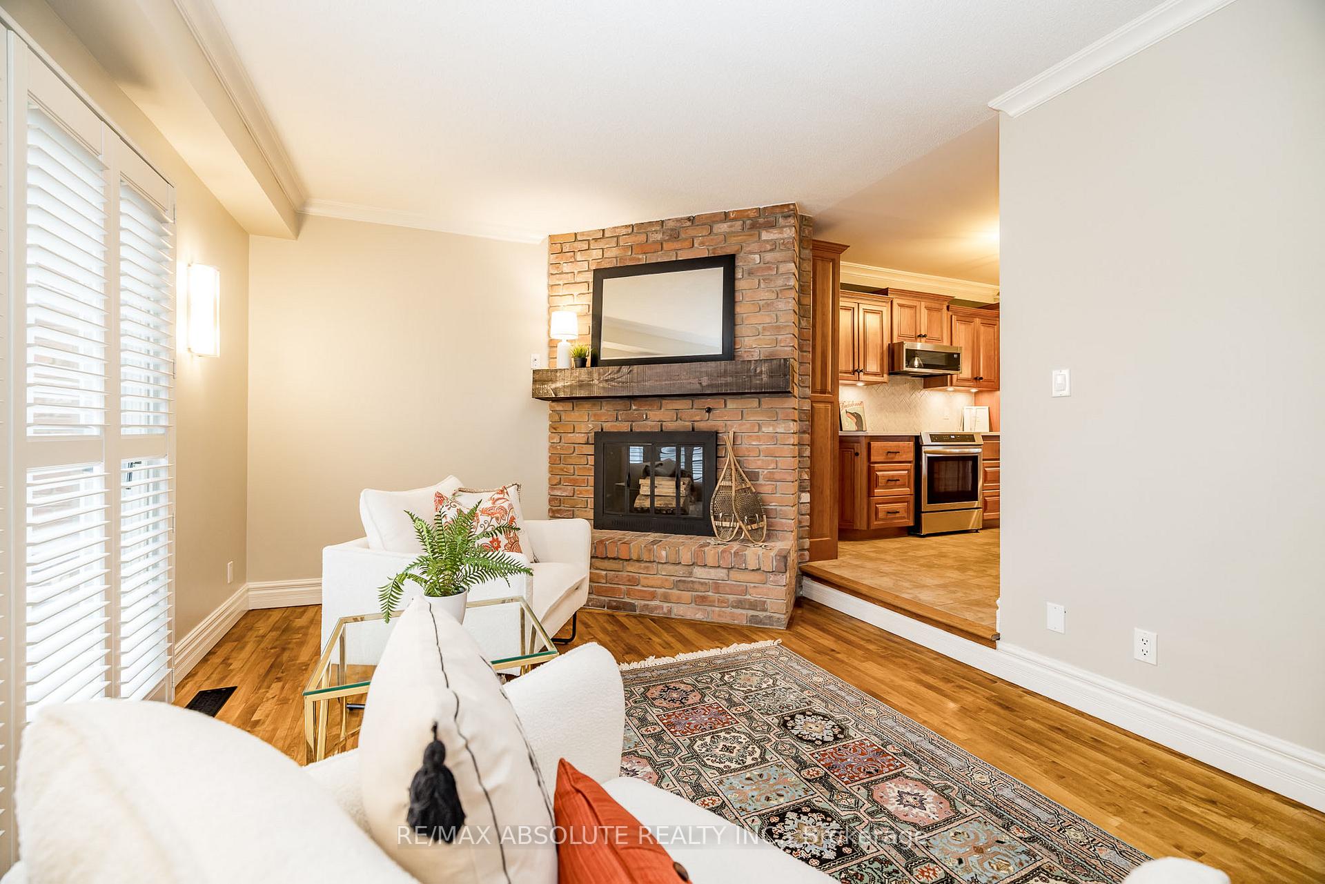Photo 9 of 2581 Flannery Drive, Ottawa, Mooneys Bay/Riverside Park — HOMEH