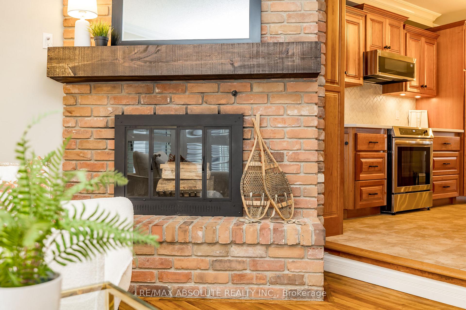 Photo 10 of 2581 Flannery Drive, Ottawa, Mooneys Bay/Riverside Park — HOMEH