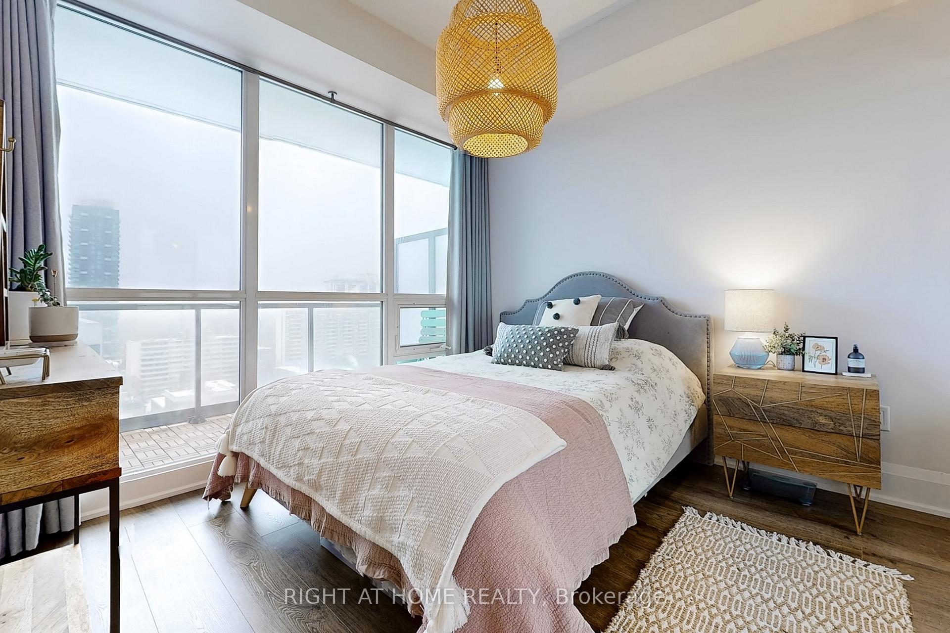Photo 11 of Unit 1506, 30 Roehampton Avenue, Toronto, Mount Pleasant East — HOMEH