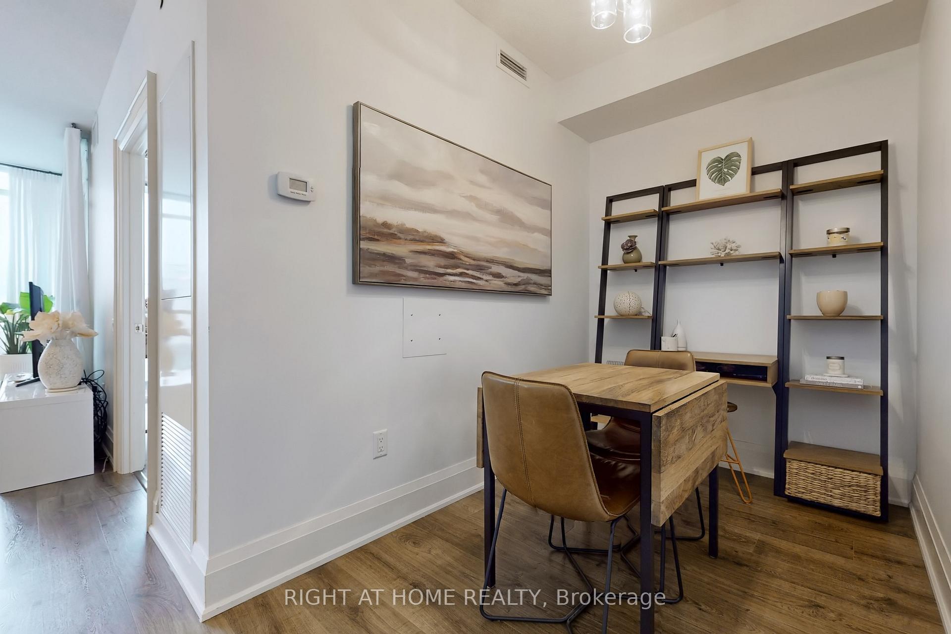 Photo 16 of Unit 1506, 30 Roehampton Avenue, Toronto, Mount Pleasant East — HOMEH