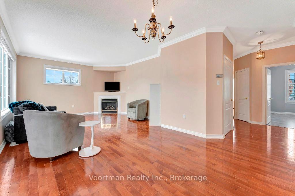 Photo 8 of Unit 20, 98 Silverbirch Boulevard, Hamilton, Rural Glanbrook — HOMEH