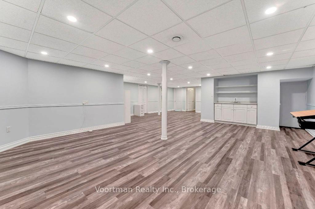 Photo 16 of Unit 20, 98 Silverbirch Boulevard, Hamilton, Rural Glanbrook — HOMEH