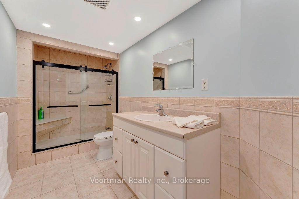 Photo 20 of Unit 20, 98 Silverbirch Boulevard, Hamilton, Rural Glanbrook — HOMEH