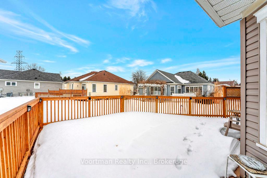 Photo 23 of Unit 20, 98 Silverbirch Boulevard, Hamilton, Rural Glanbrook — HOMEH