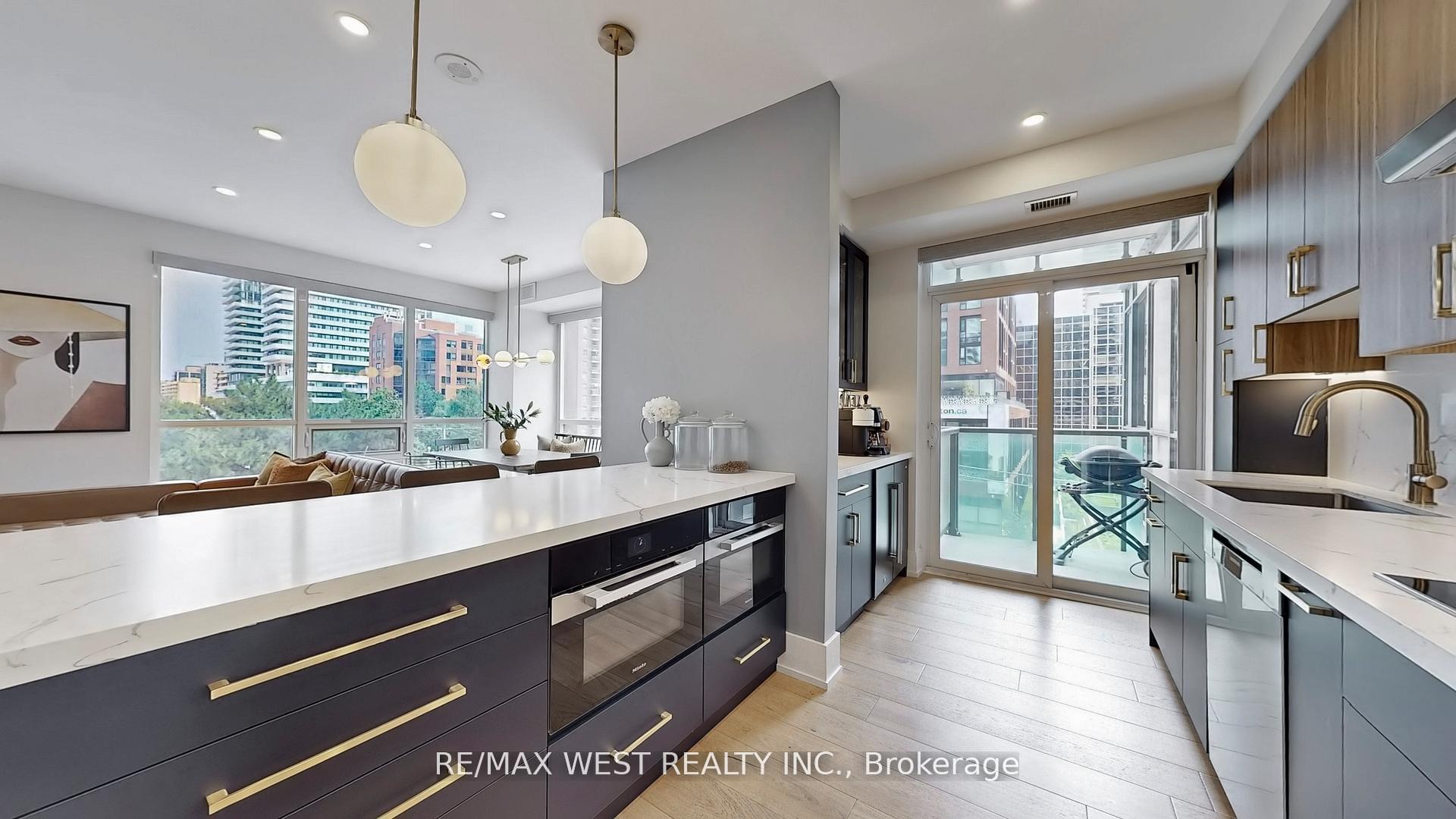 Photo 3 of Unit 314, 70 Roehampton Avenue, Toronto, Mount Pleasant West — HOMEH