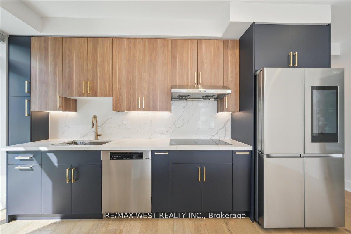 Photo 4 of Unit 314, 70 Roehampton Avenue, Toronto, Mount Pleasant West — HOMEH