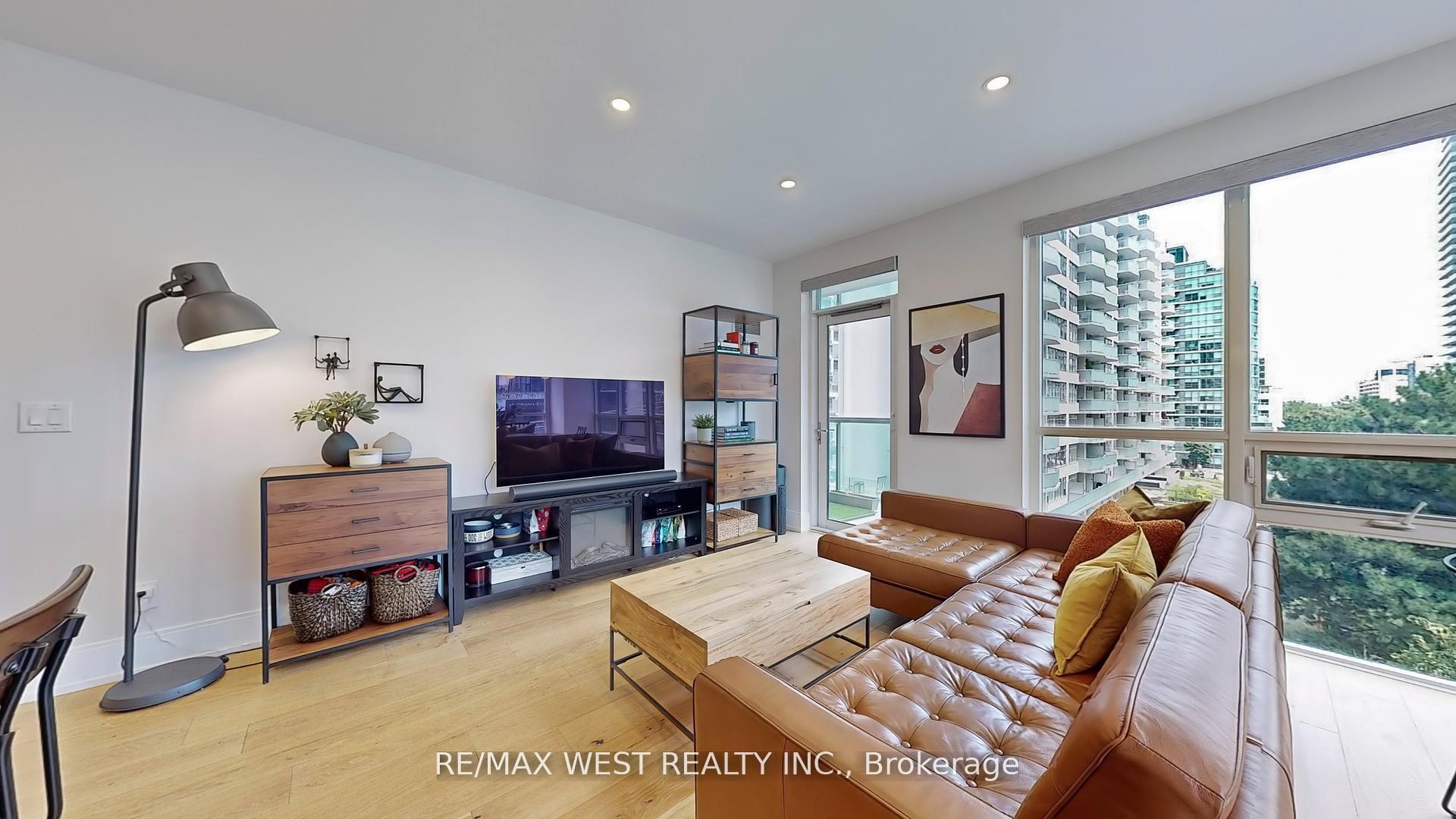 Photo 5 of Unit 314, 70 Roehampton Avenue, Toronto, Mount Pleasant West — HOMEH