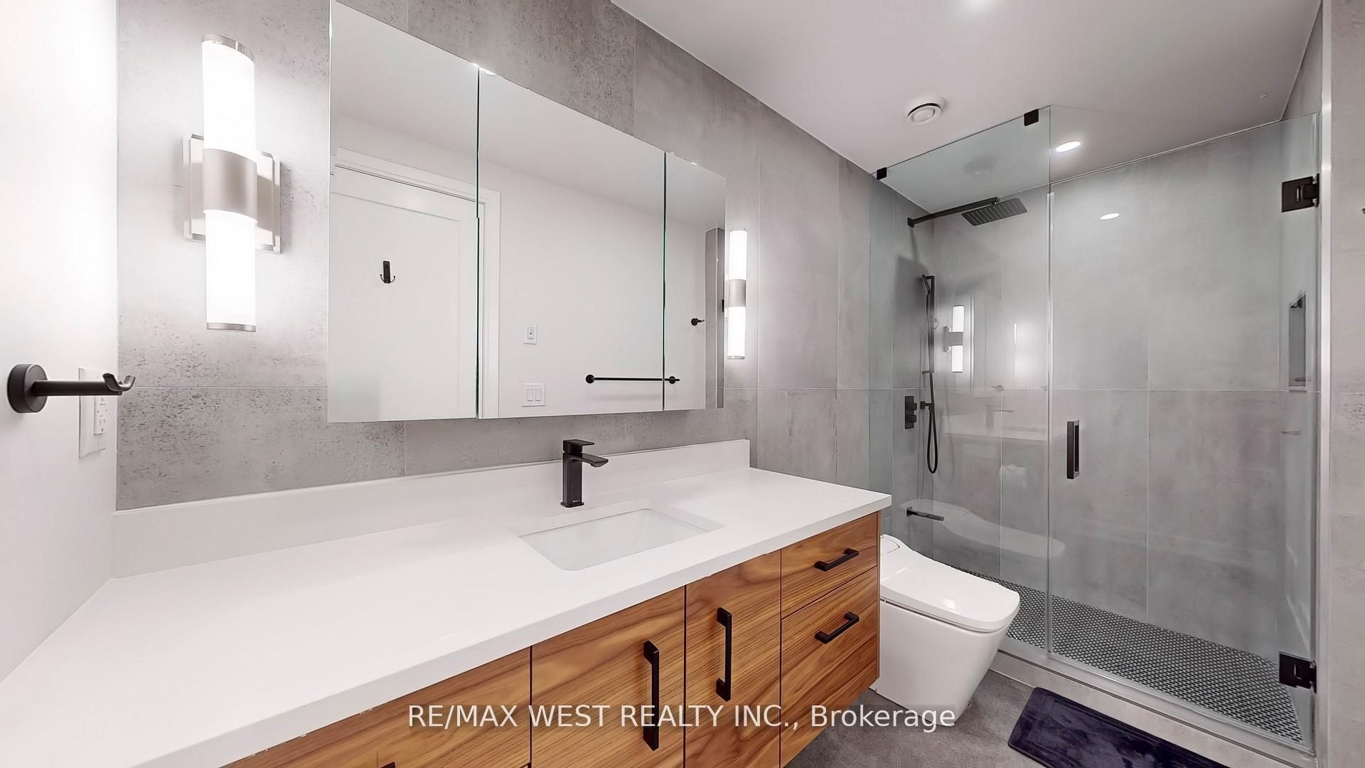 Photo 8 of Unit 314, 70 Roehampton Avenue, Toronto, Mount Pleasant West — HOMEH
