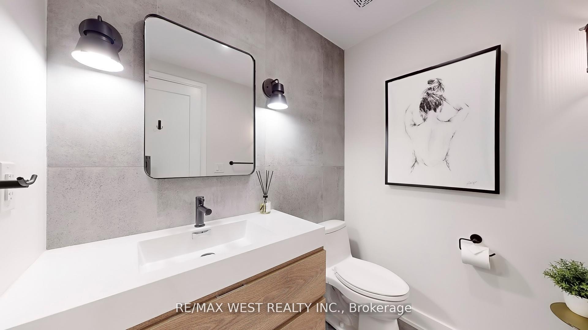 Photo 12 of Unit 314, 70 Roehampton Avenue, Toronto, Mount Pleasant West — HOMEH
