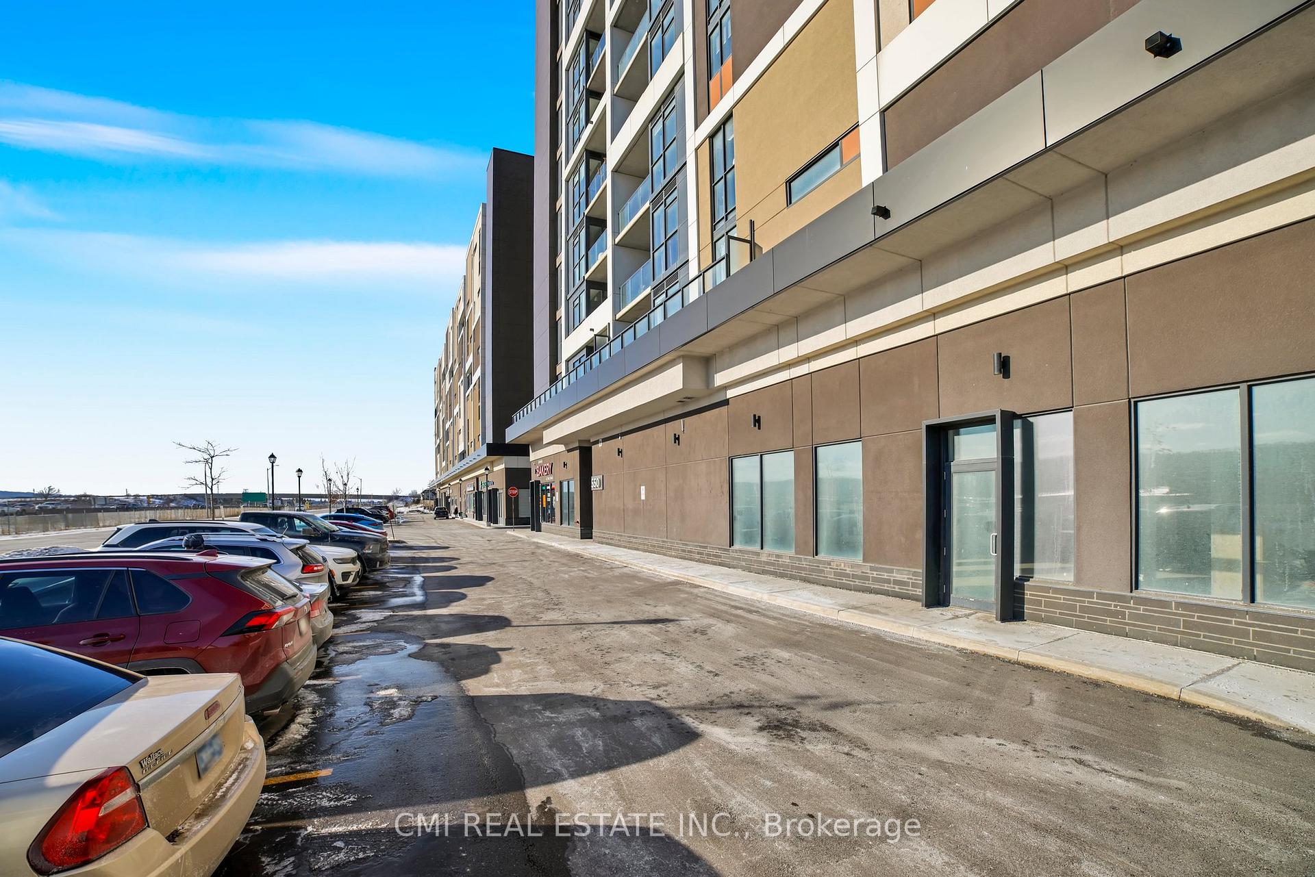 Photo 4 of Unit 508, 550 North Service Road, Grimsby, Grimsby Beach — HOMEH