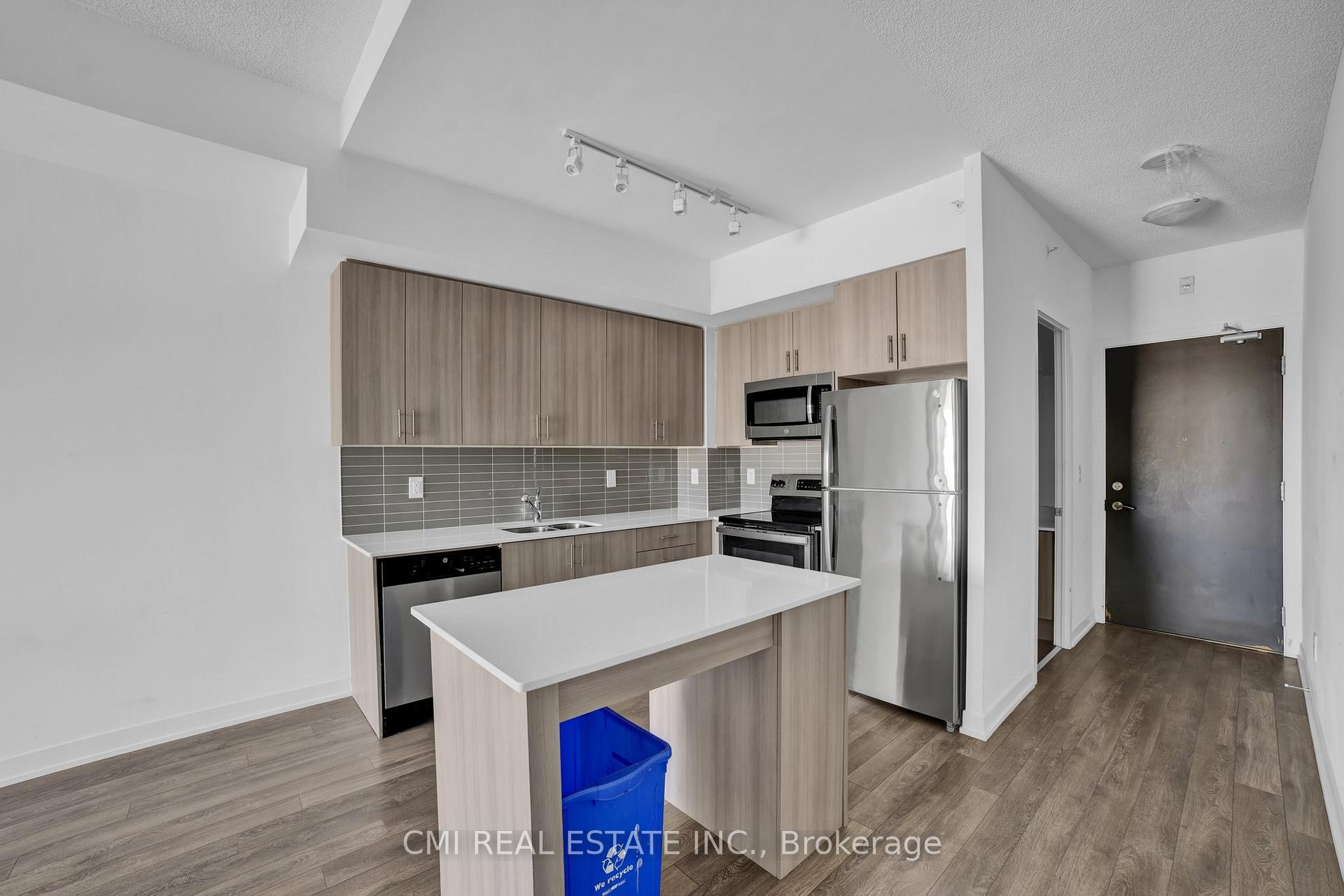 Photo 9 of Unit 508, 550 North Service Road, Grimsby, Grimsby Beach — HOMEH
